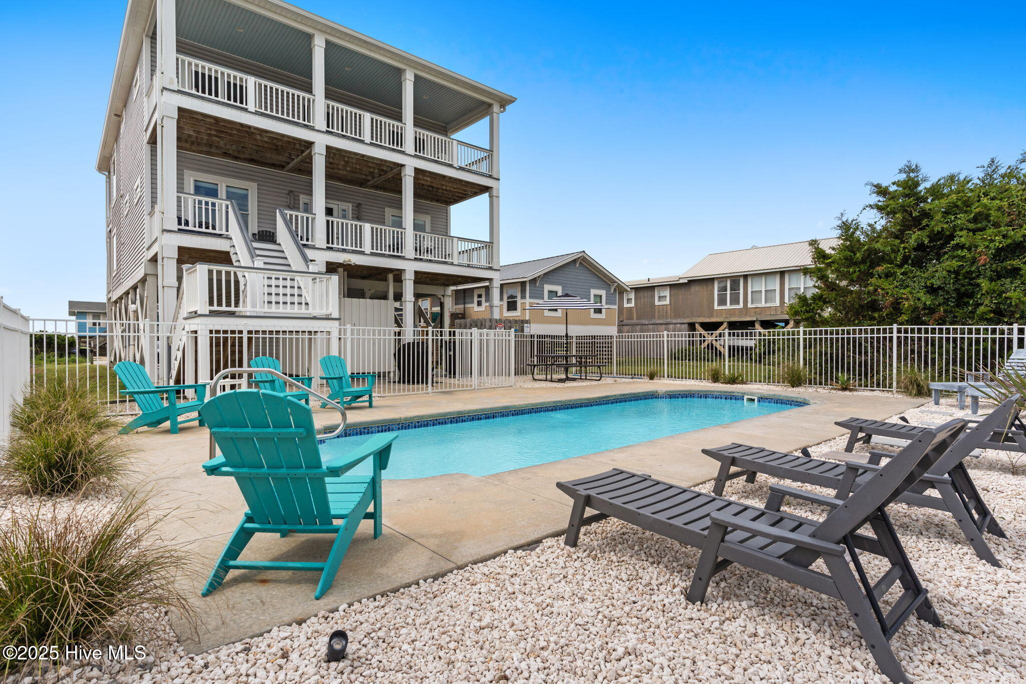 100528214 | Photo 12