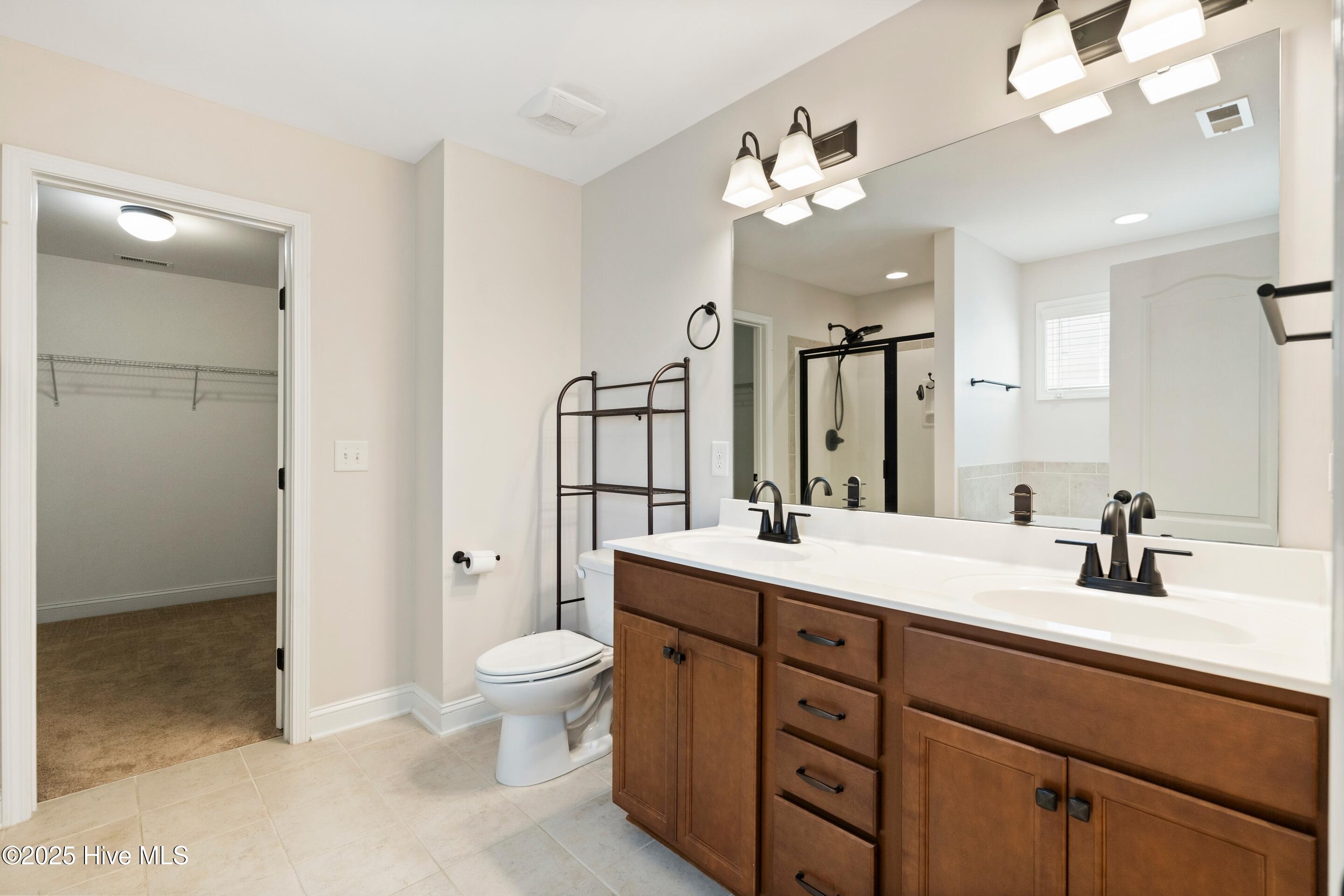 100506329 | Photo 27