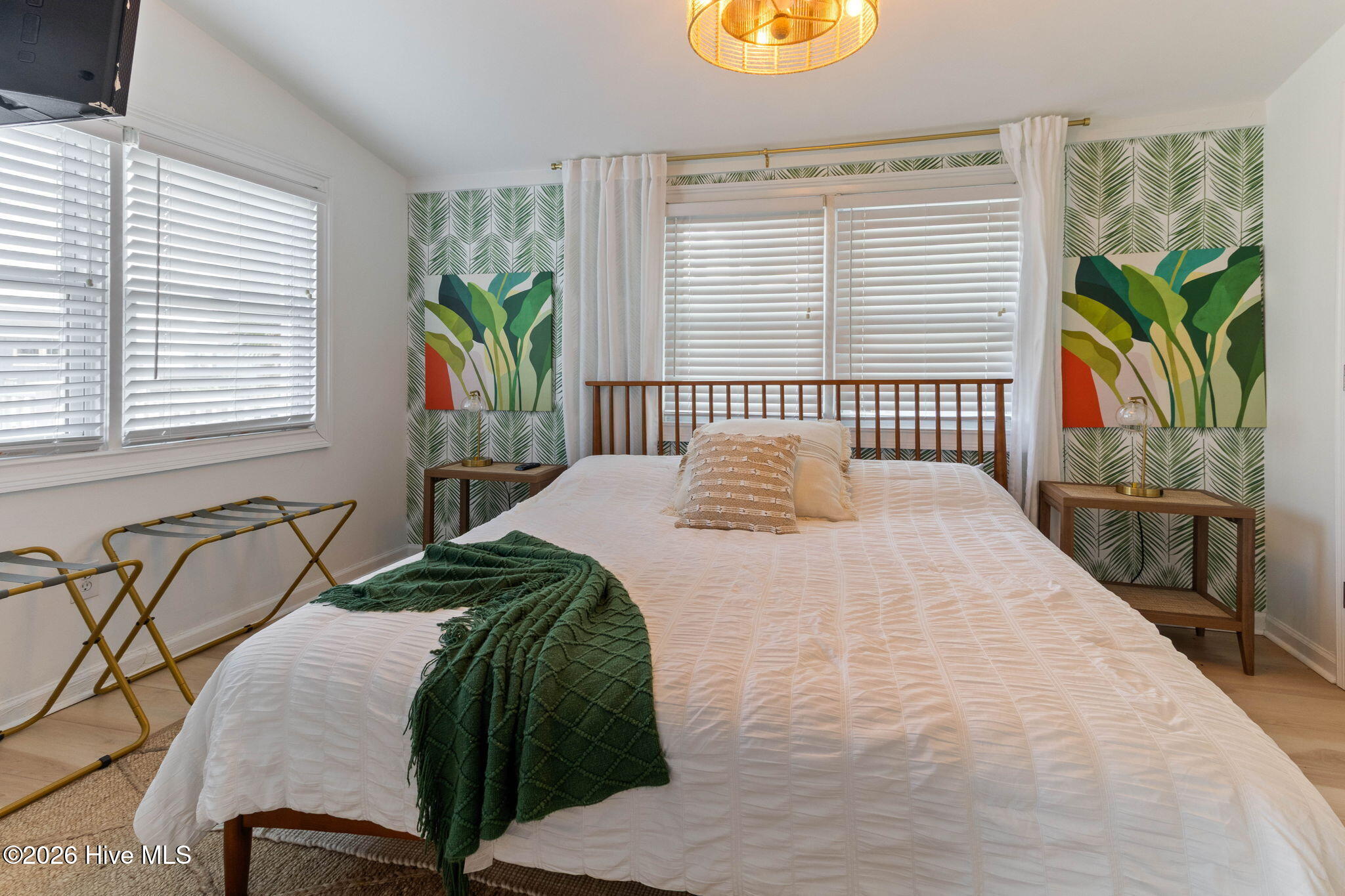 100555843 | Photo 25