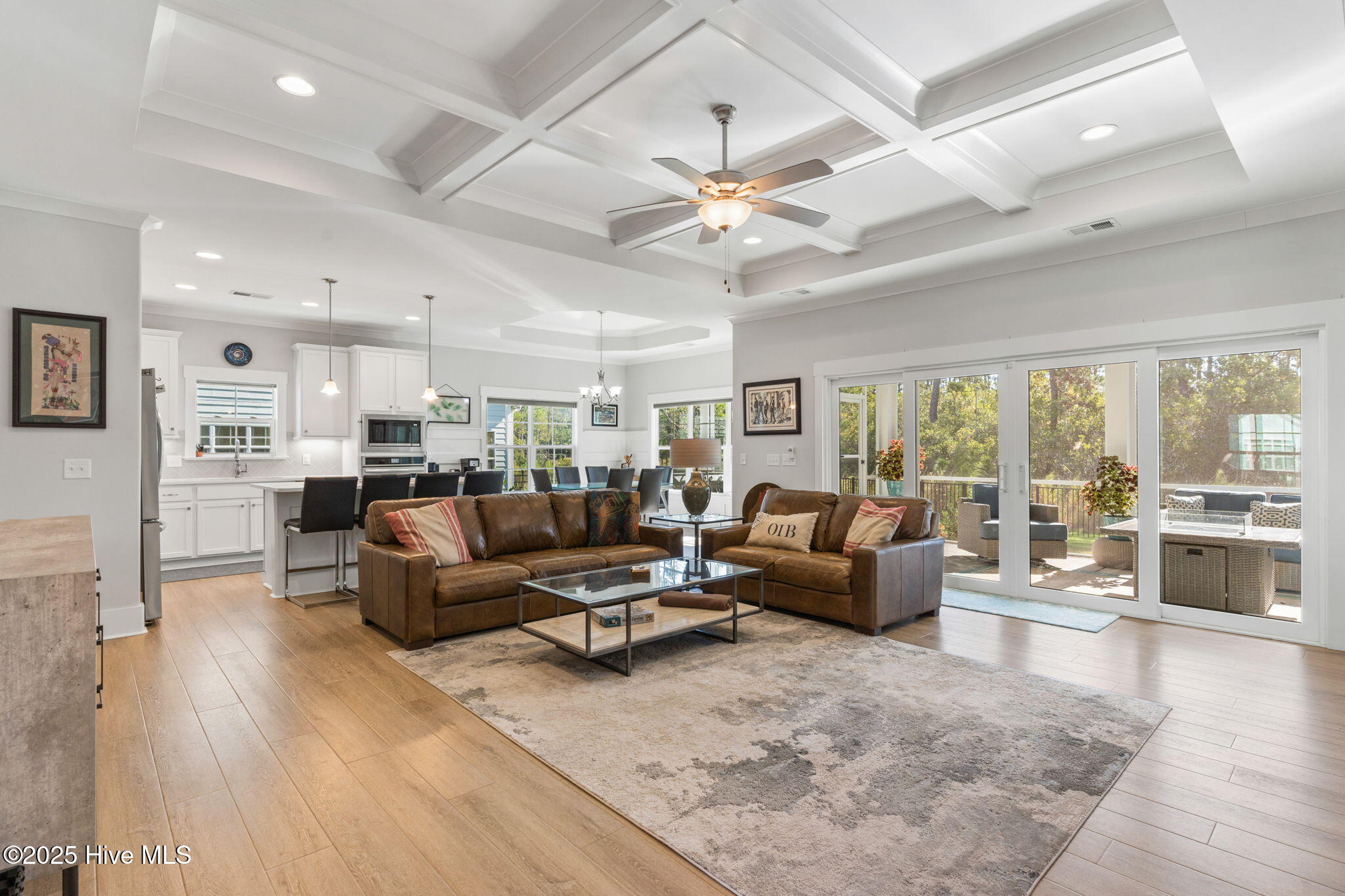 100534484 | Photo 25