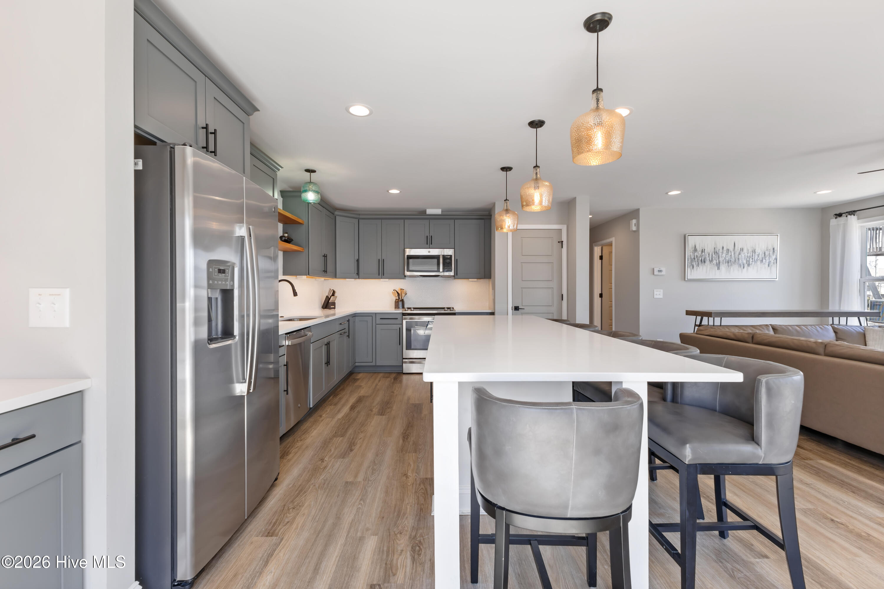 100564828 | Photo 13