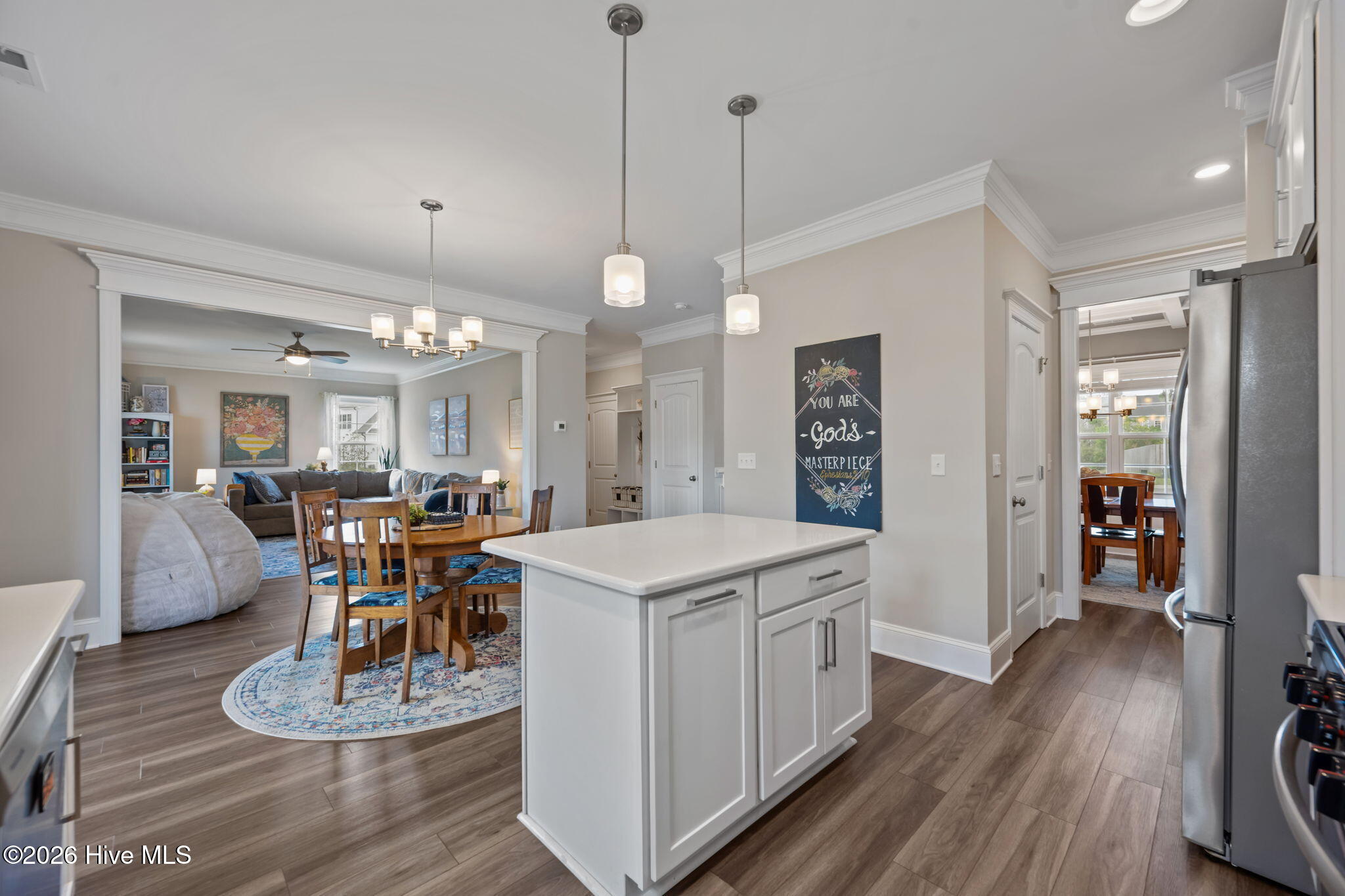 100564361 | Photo 20