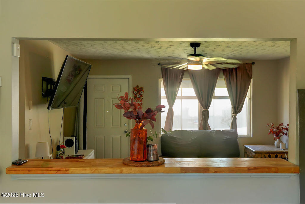 100560731 | Photo 13