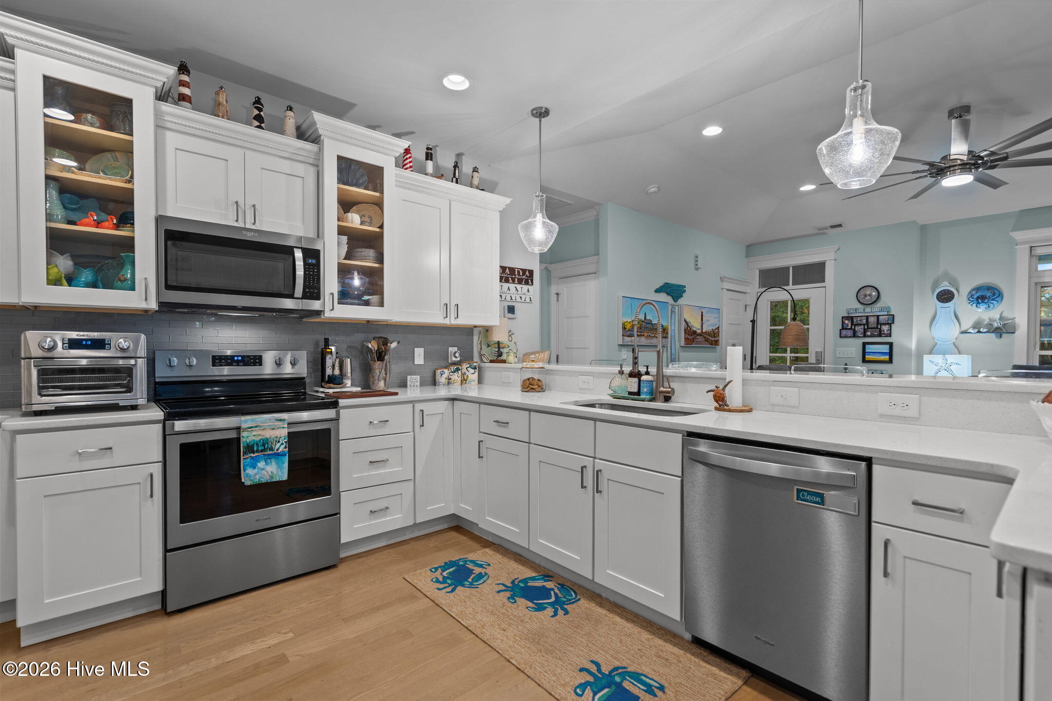 100549491 | Photo 12