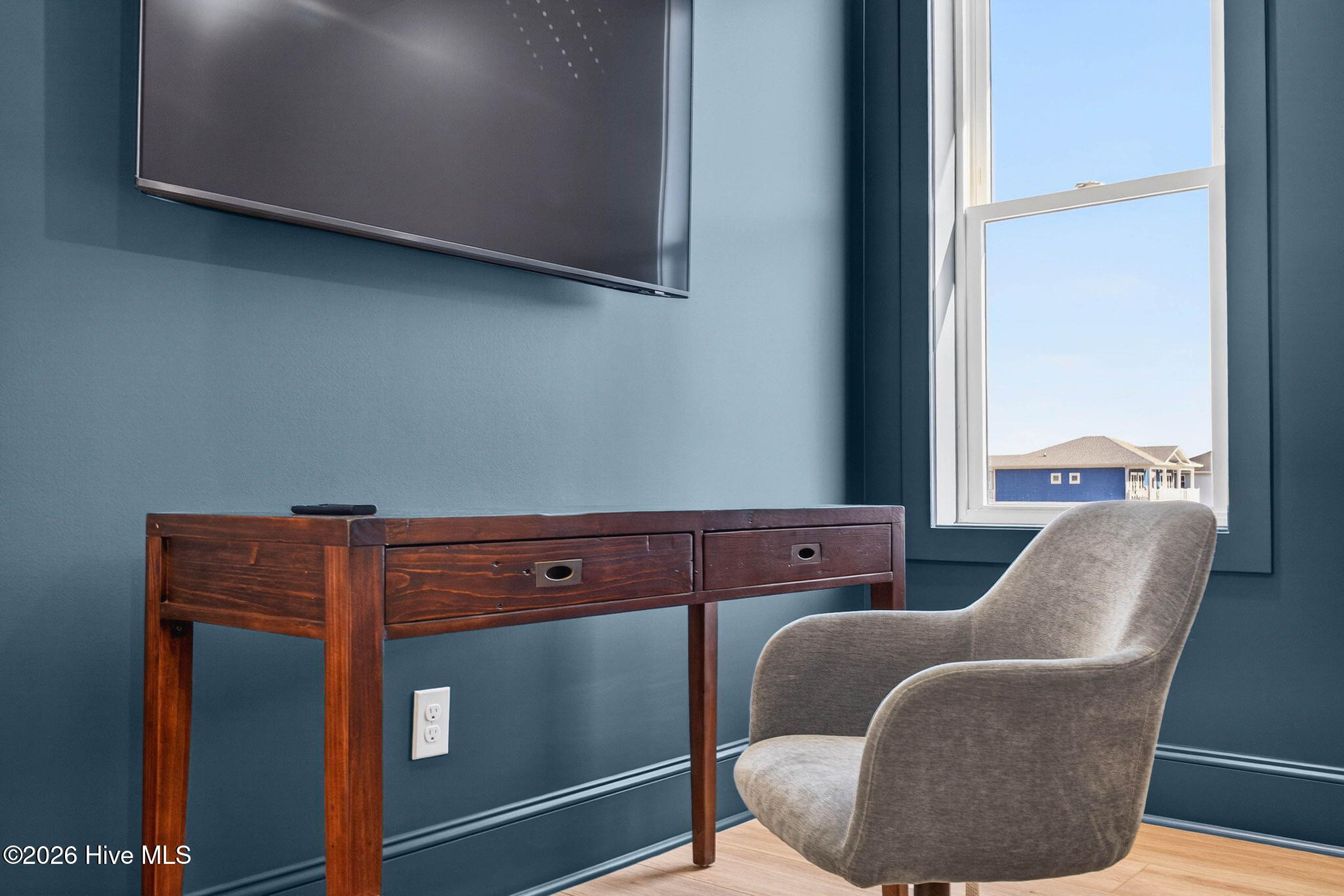 100570262 | Photo 62