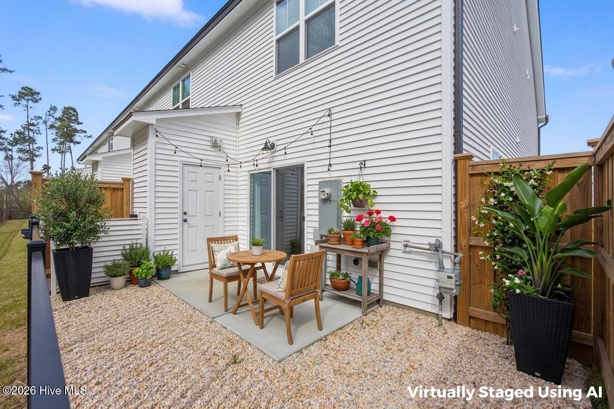 100565820 | Photo 33