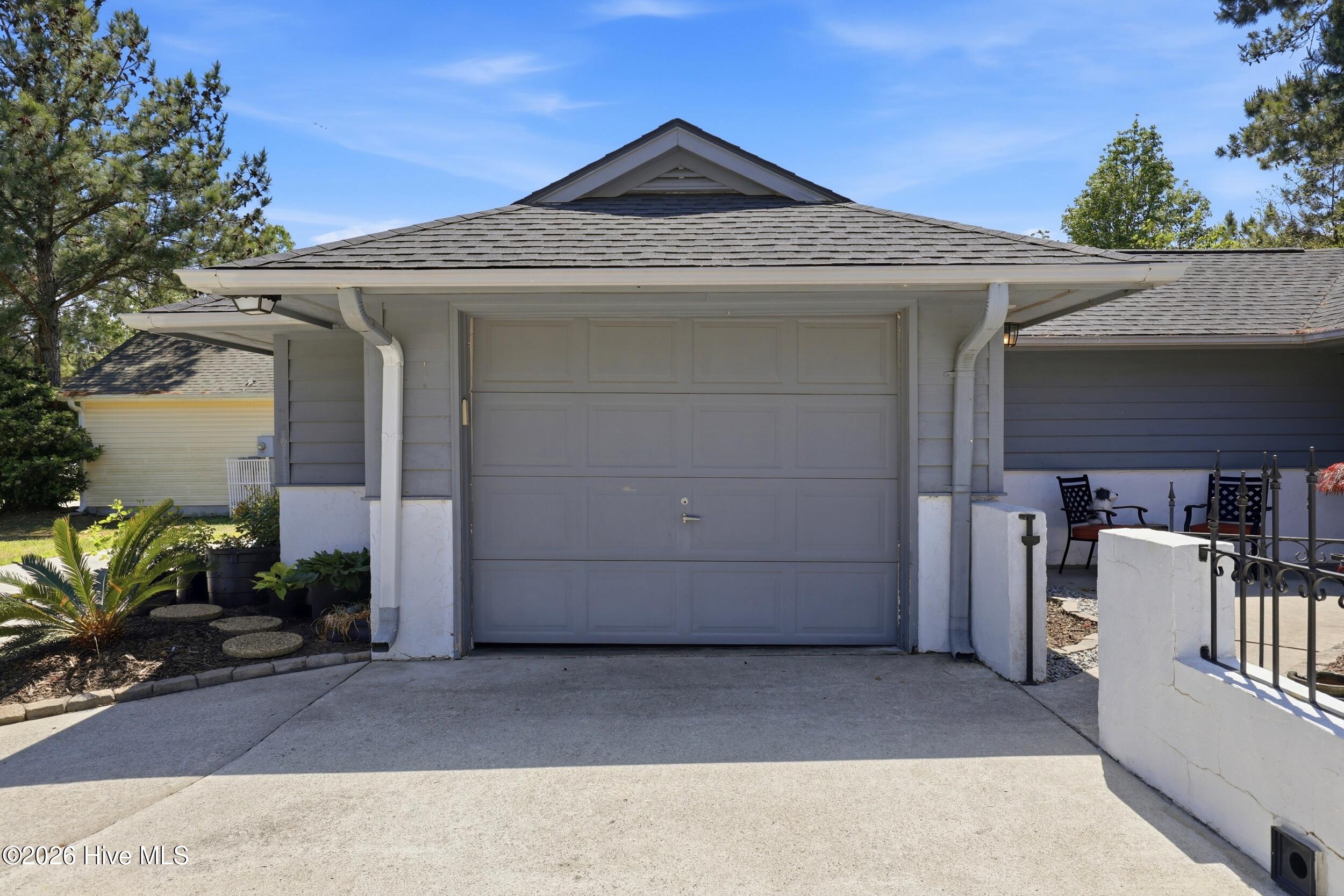 100569802 | Photo 43