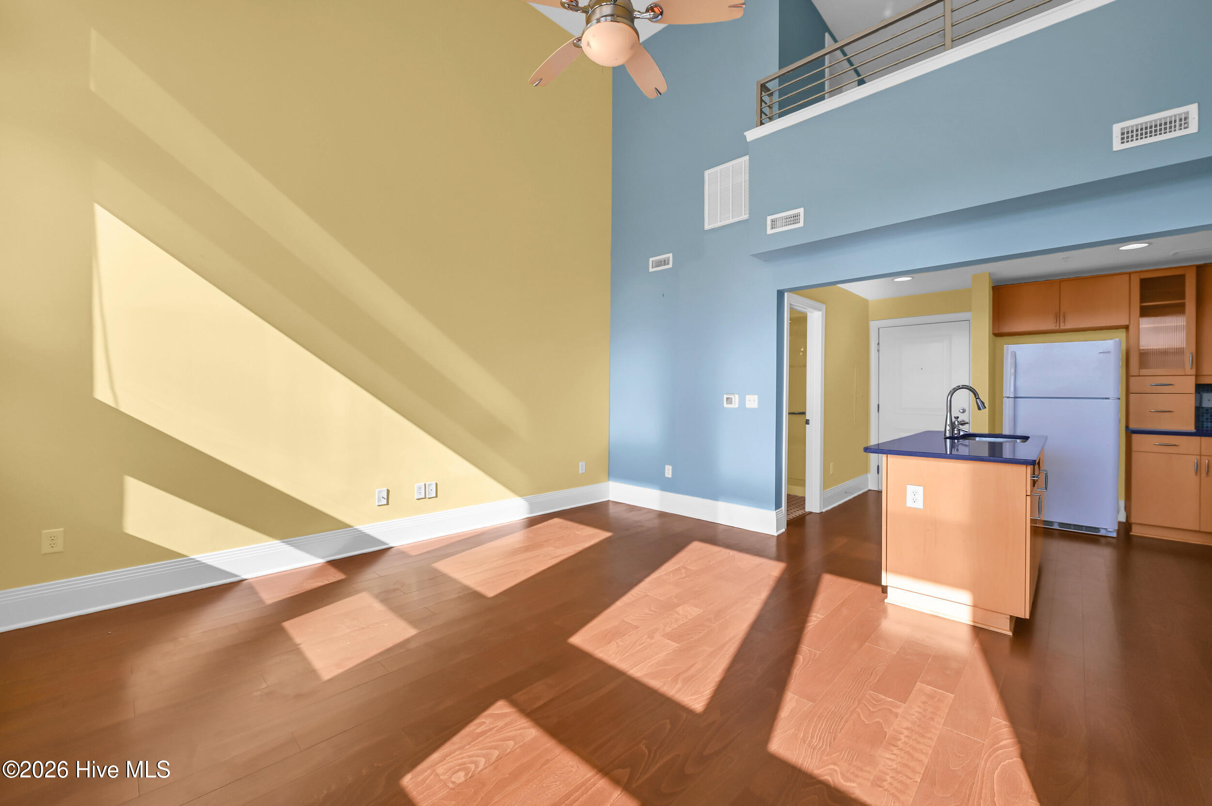 100551932 | Photo 12