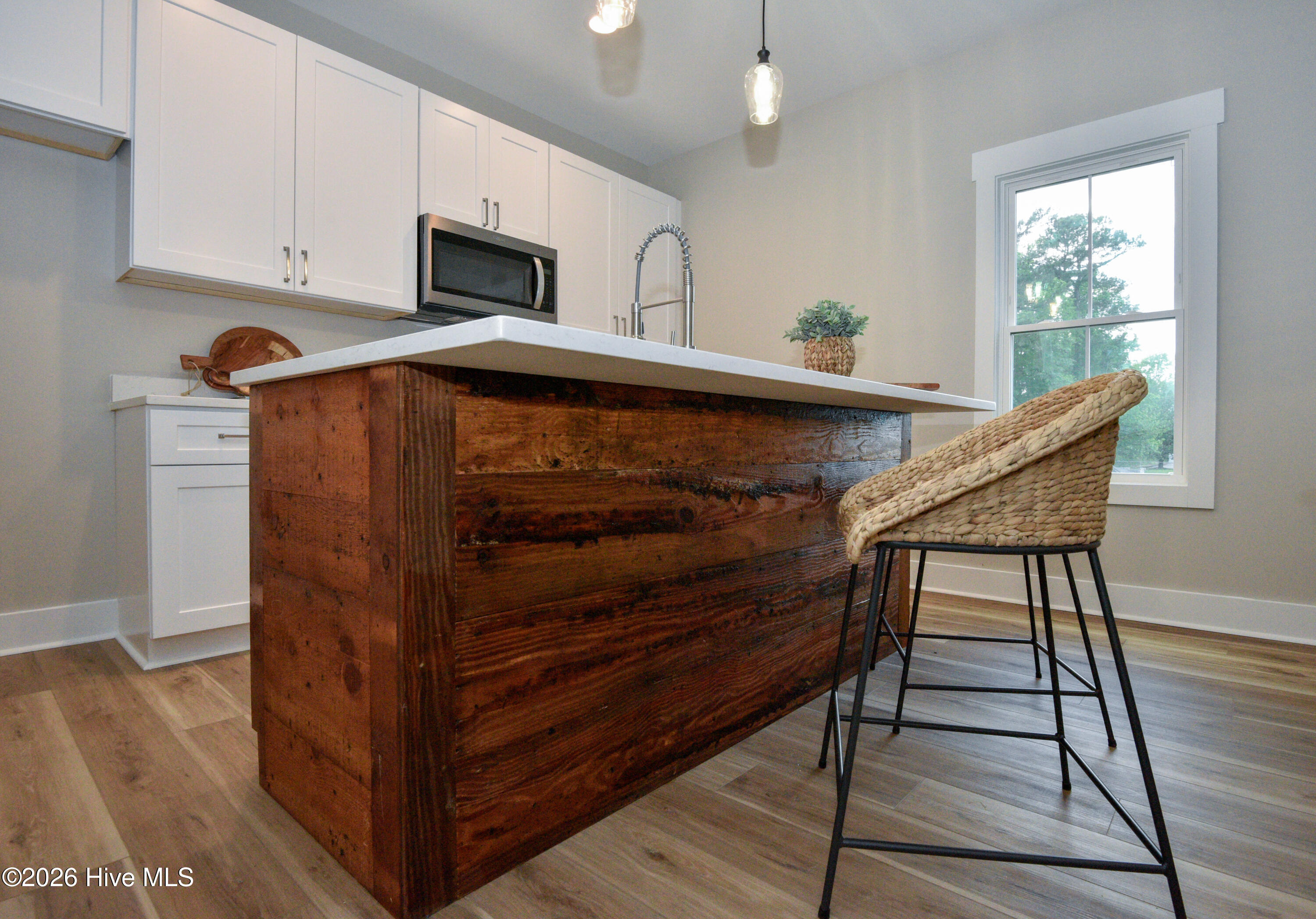 100569320 | Photo 20