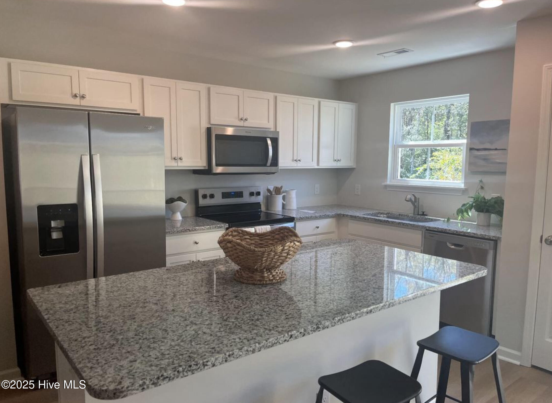 100534844 | Photo 17