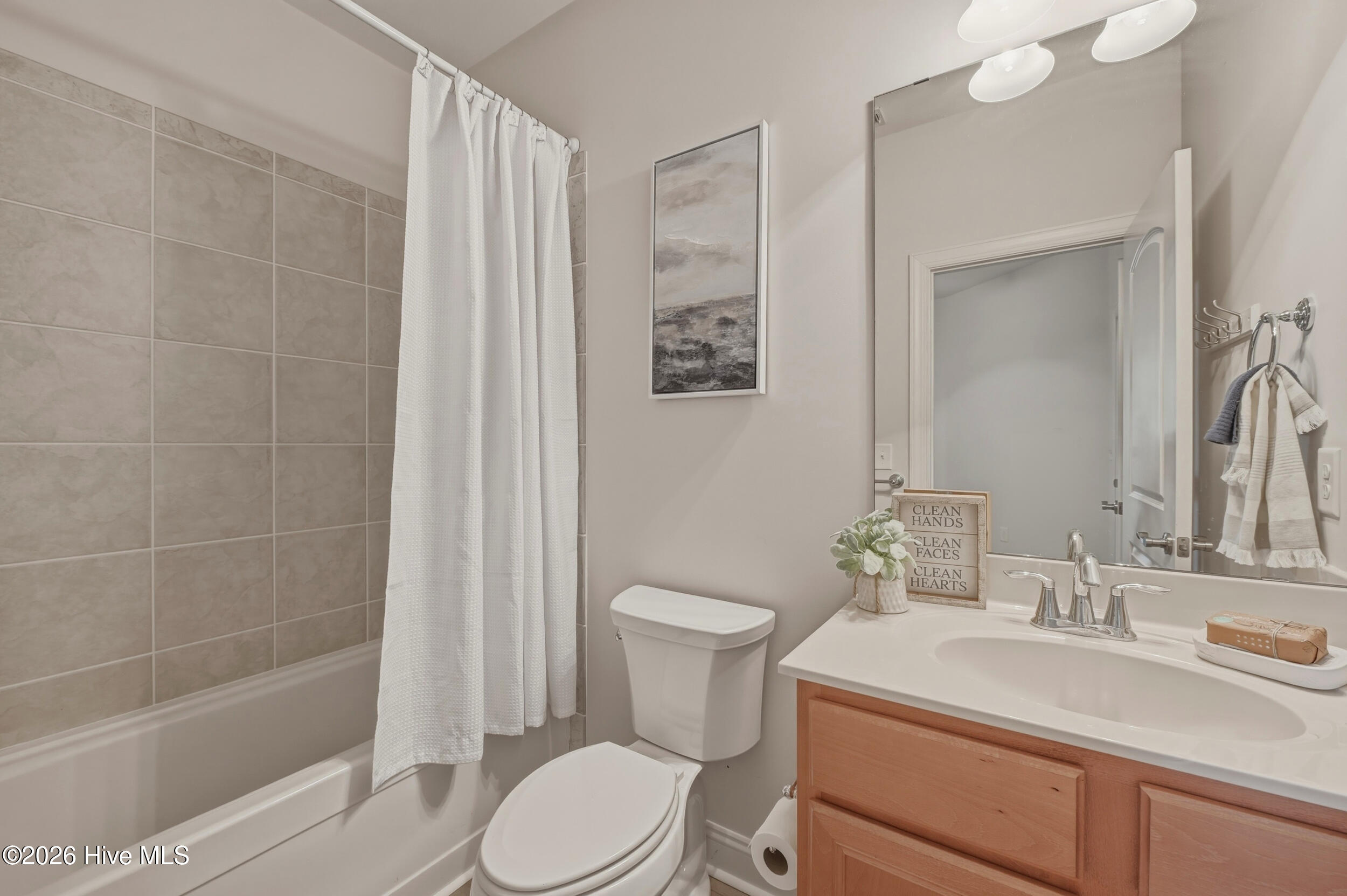 100556965 | Photo 32