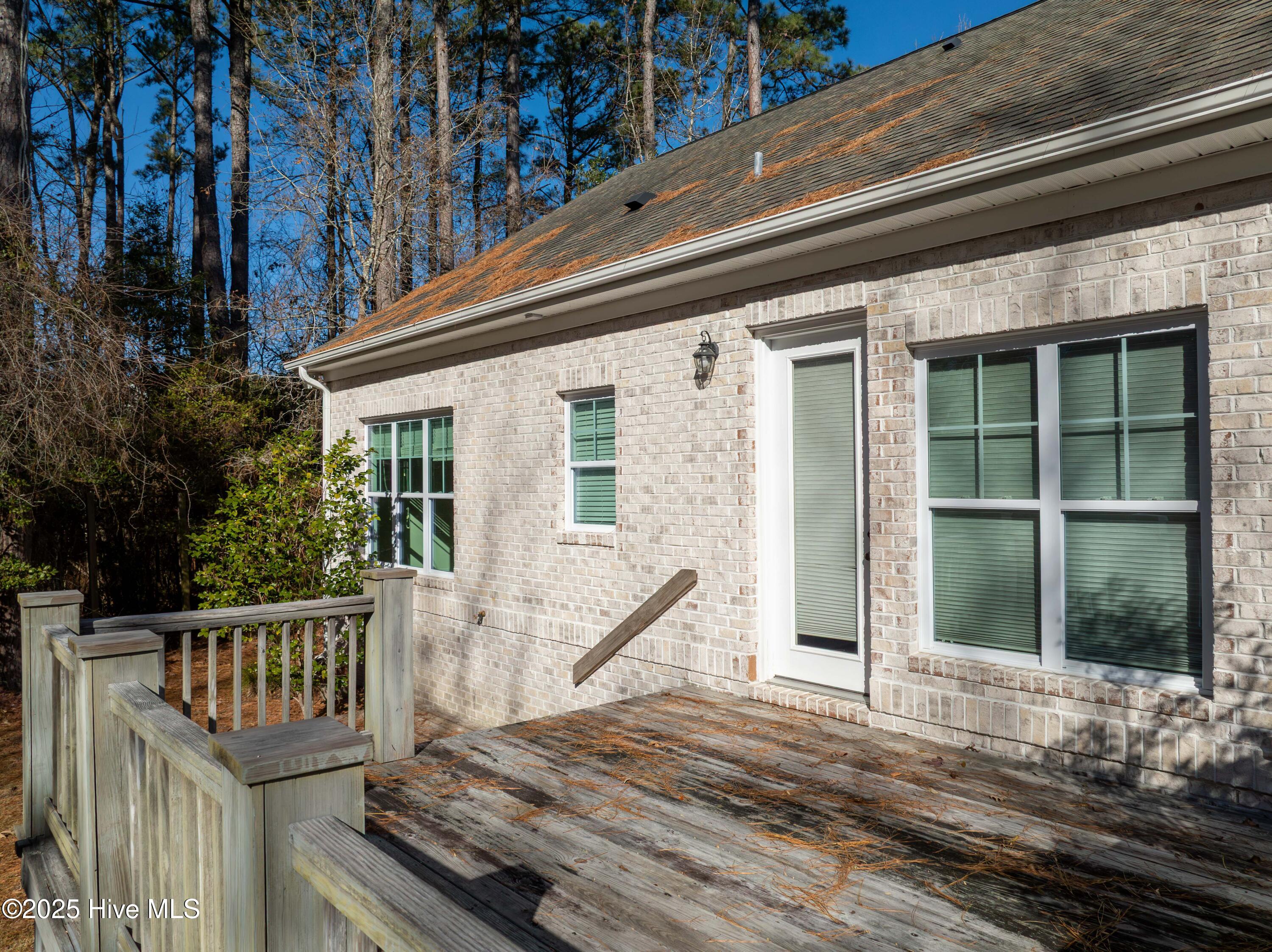 100545720 | Photo 28