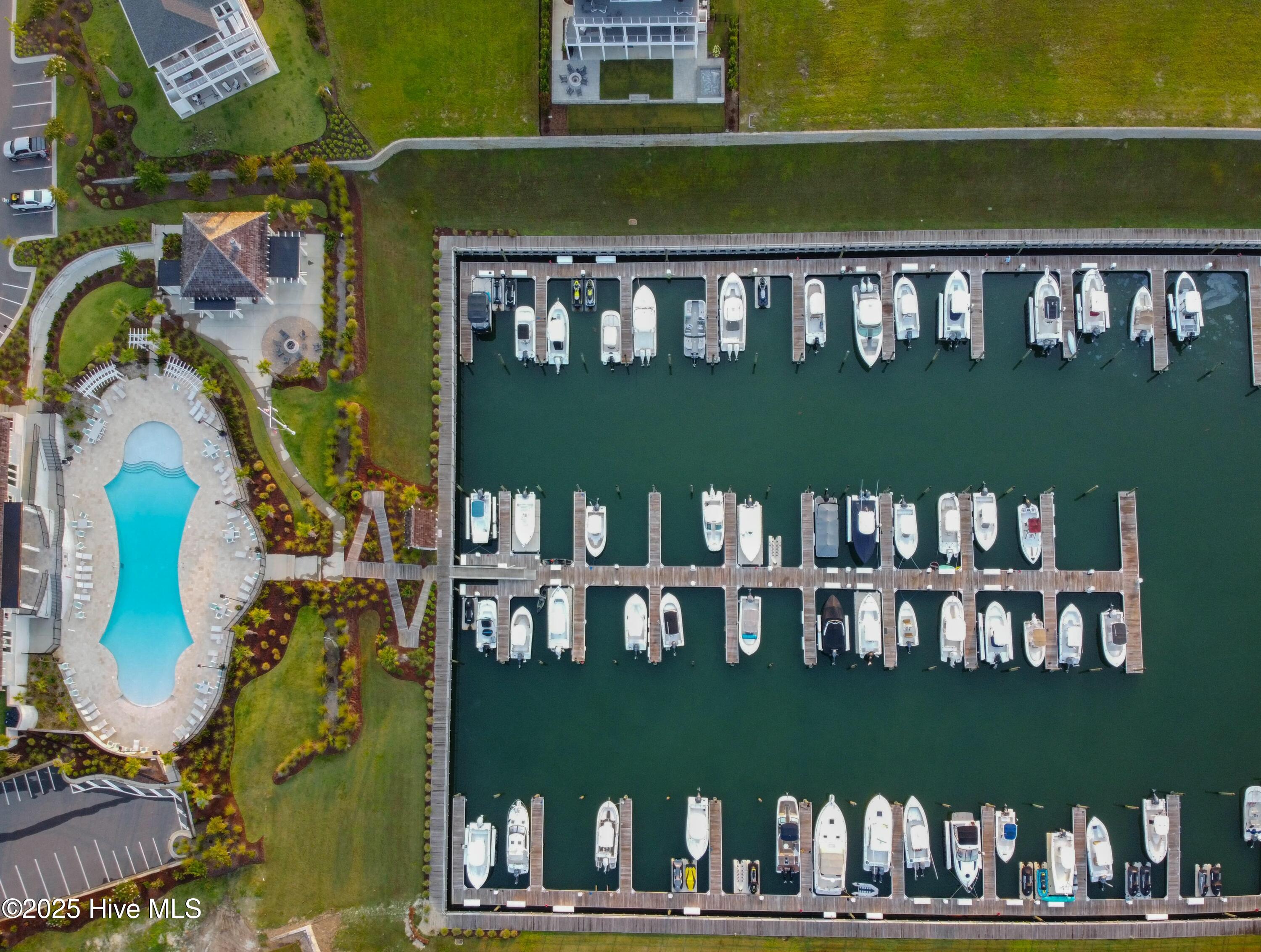 100489115 | Photo 31