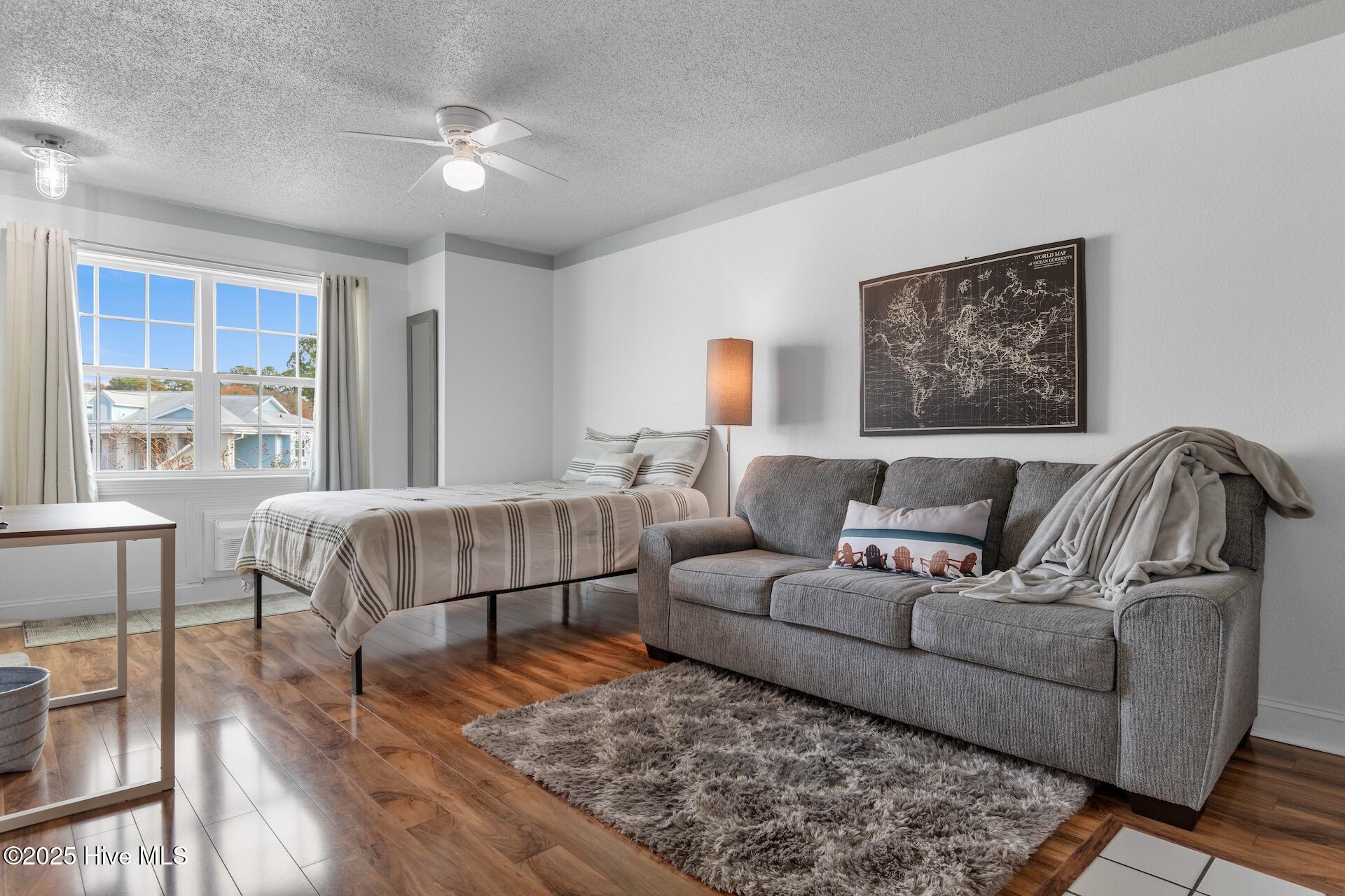 100520940 | Photo 16