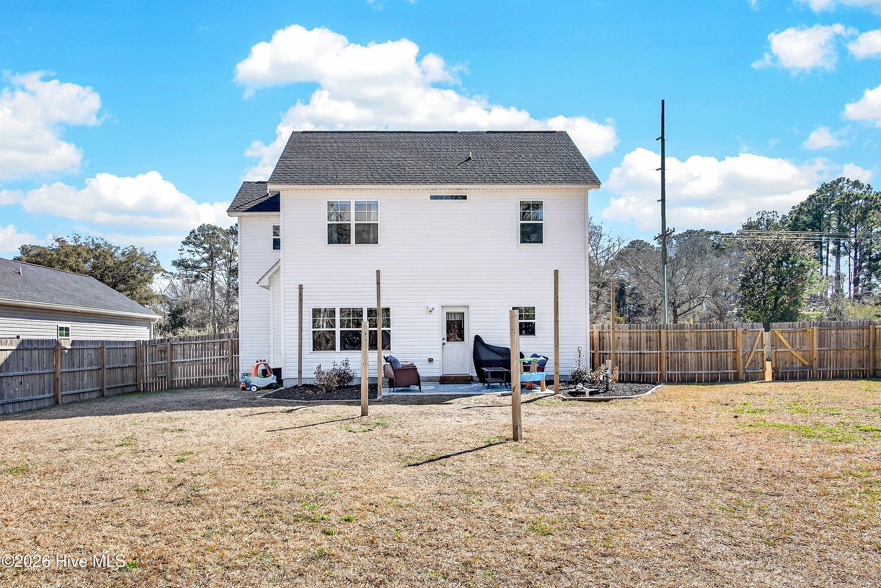 100558080 | Photo 35