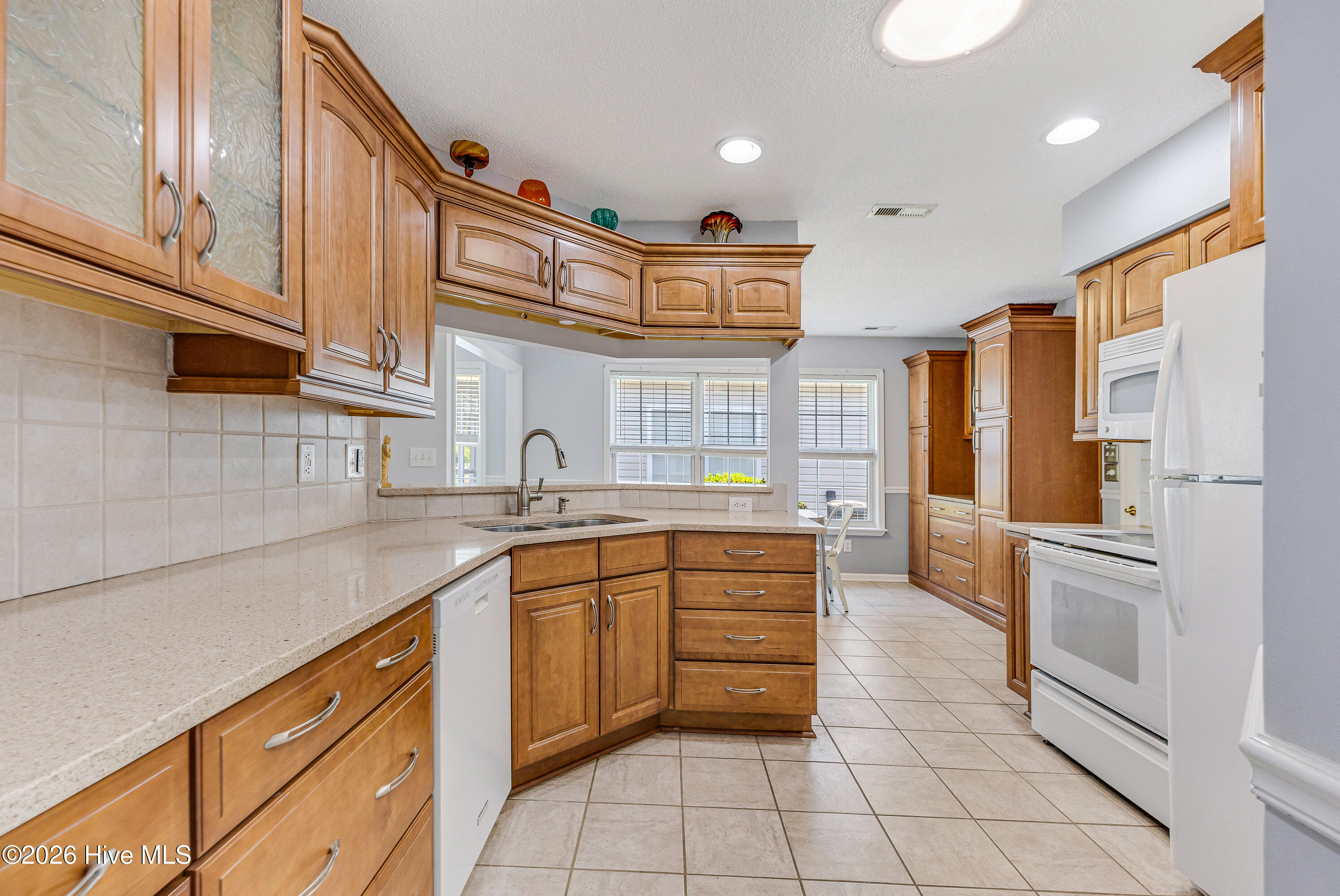 100568217 | Photo 16