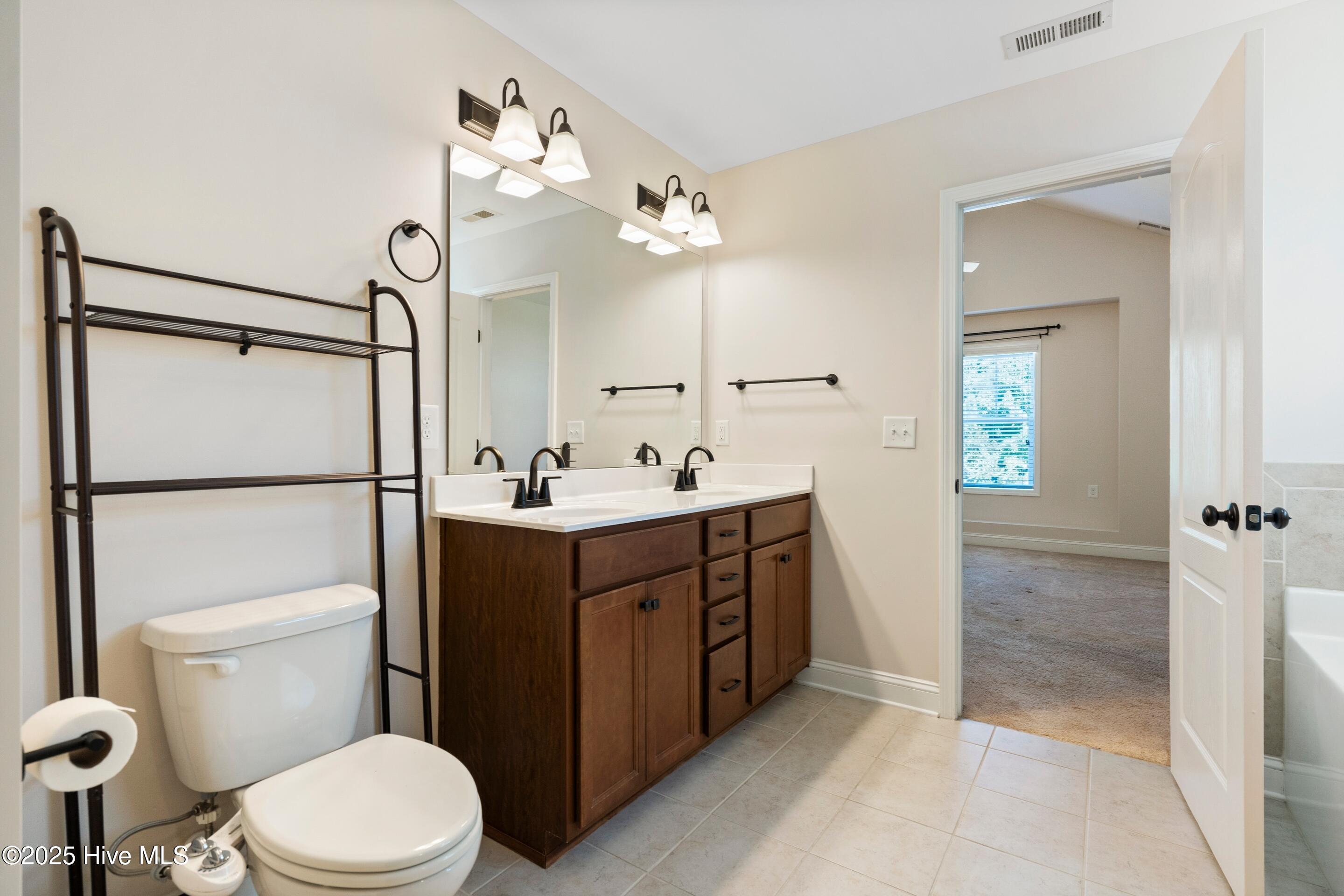 100506329 | Photo 28