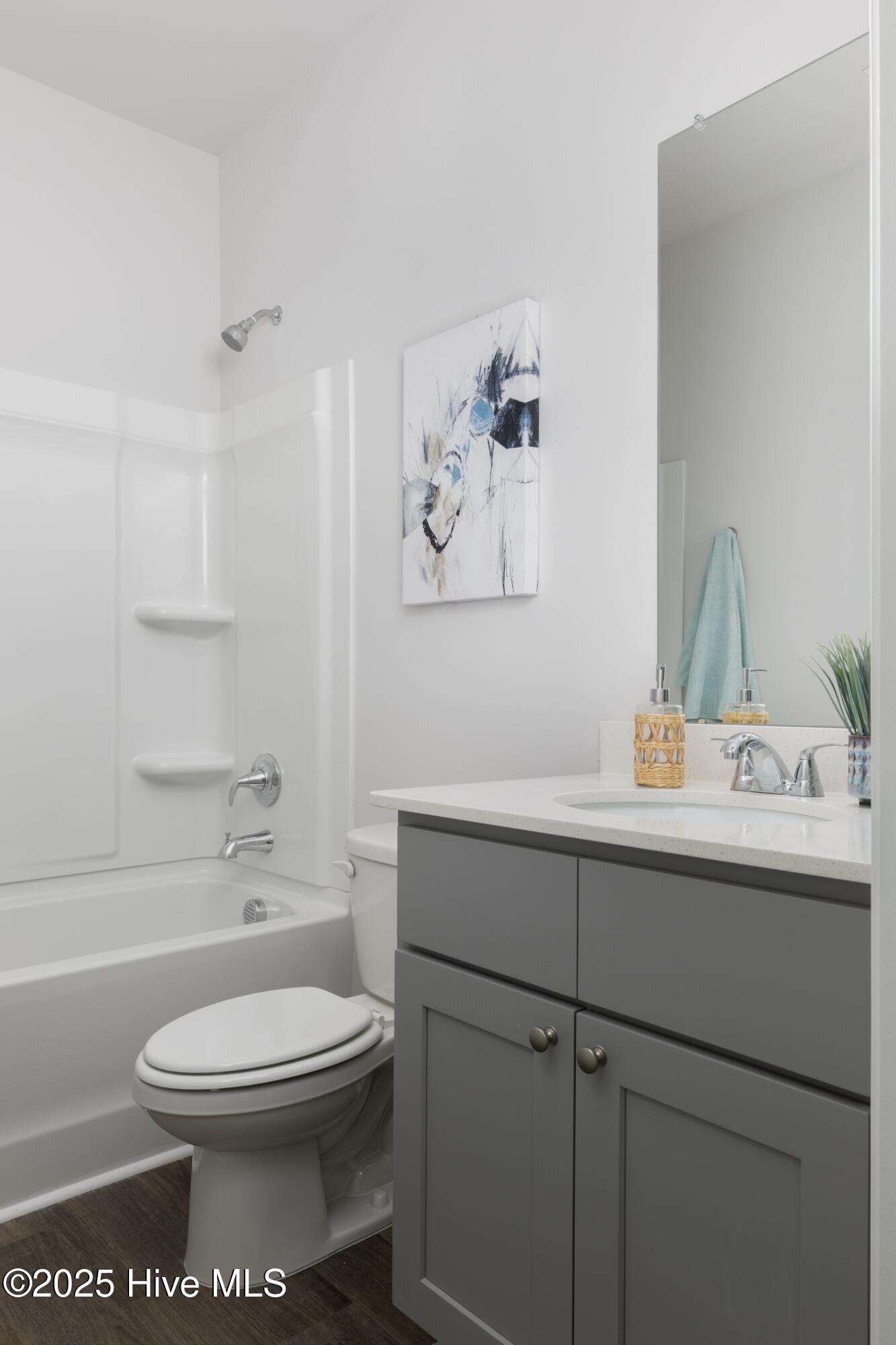 100535615 | Photo 14