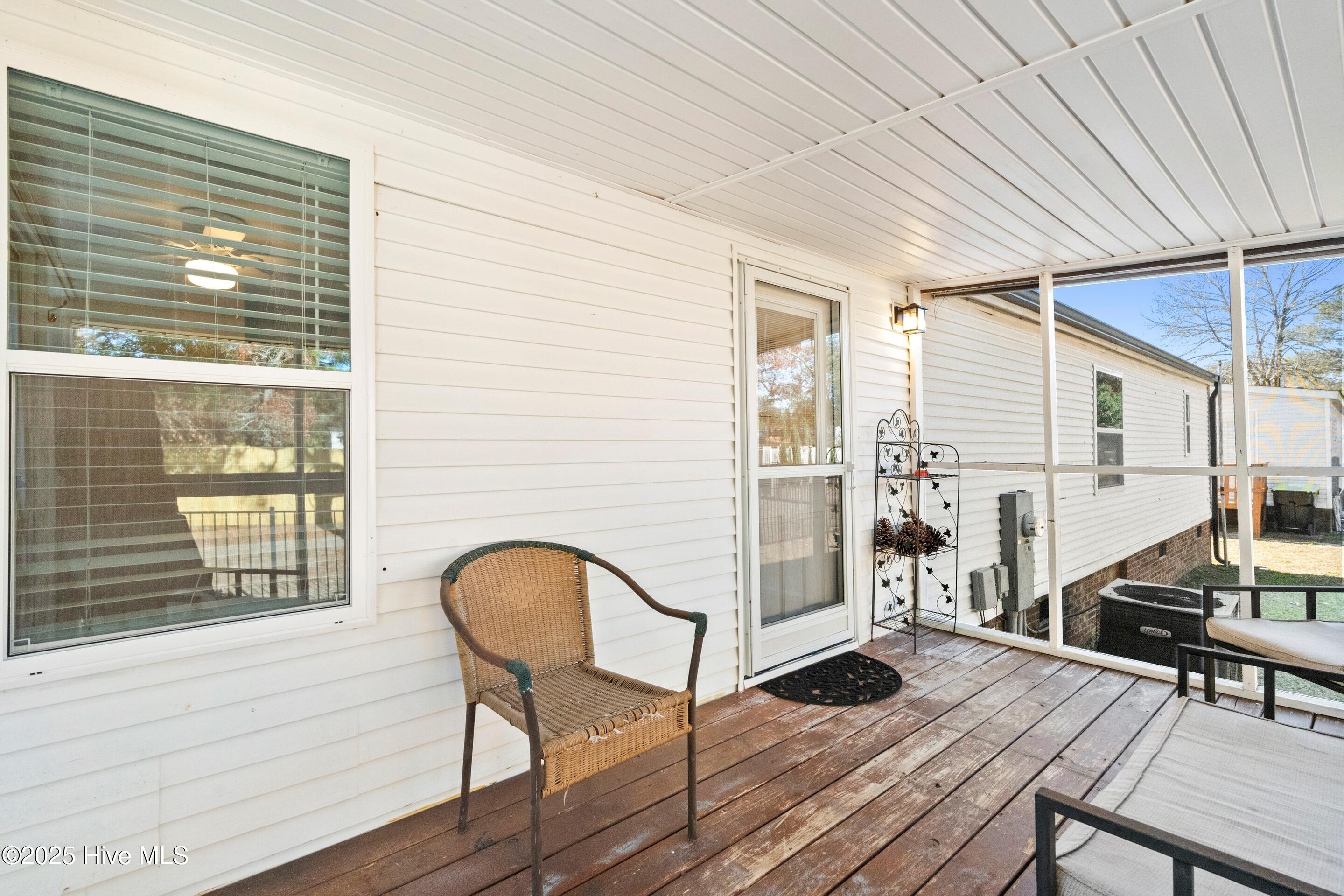 100546420 | Photo 38