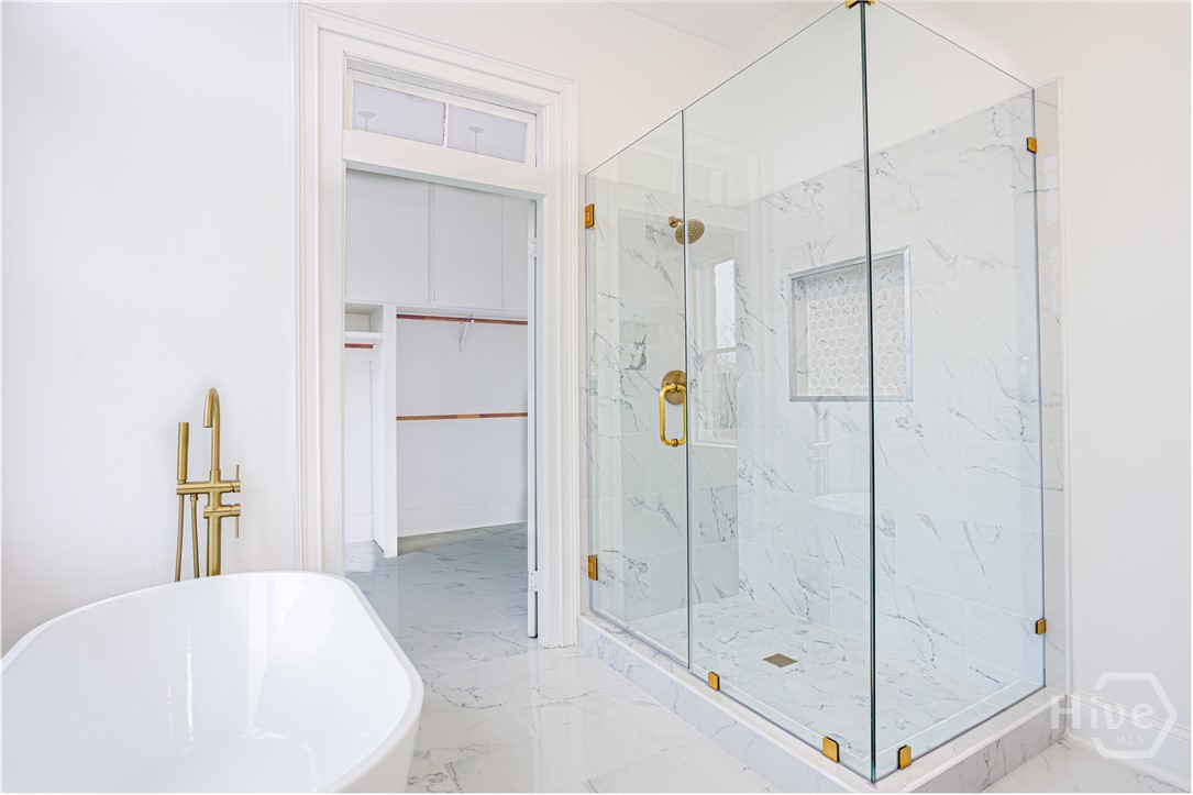 soaking tub