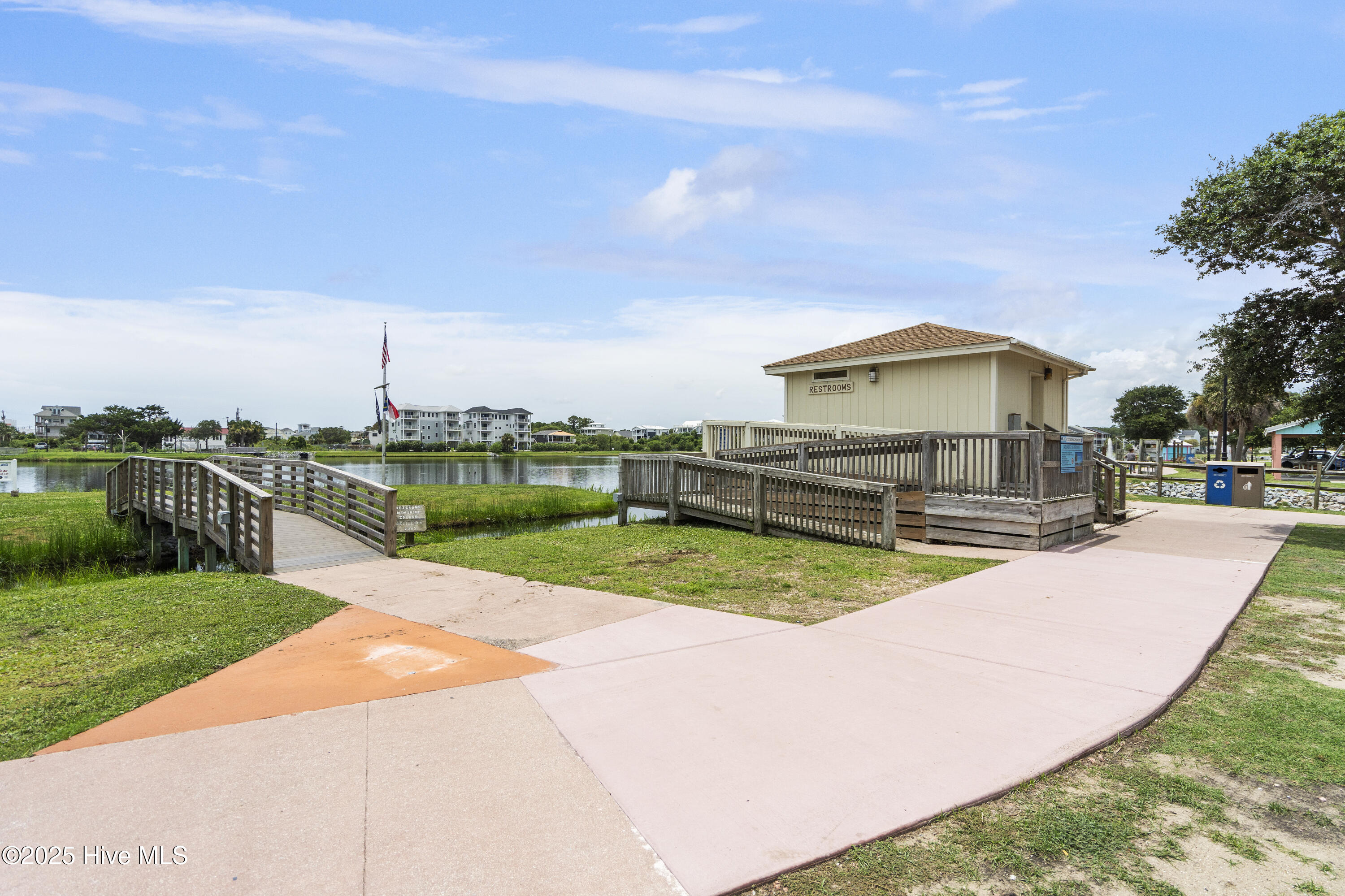 100537895 | Photo 44