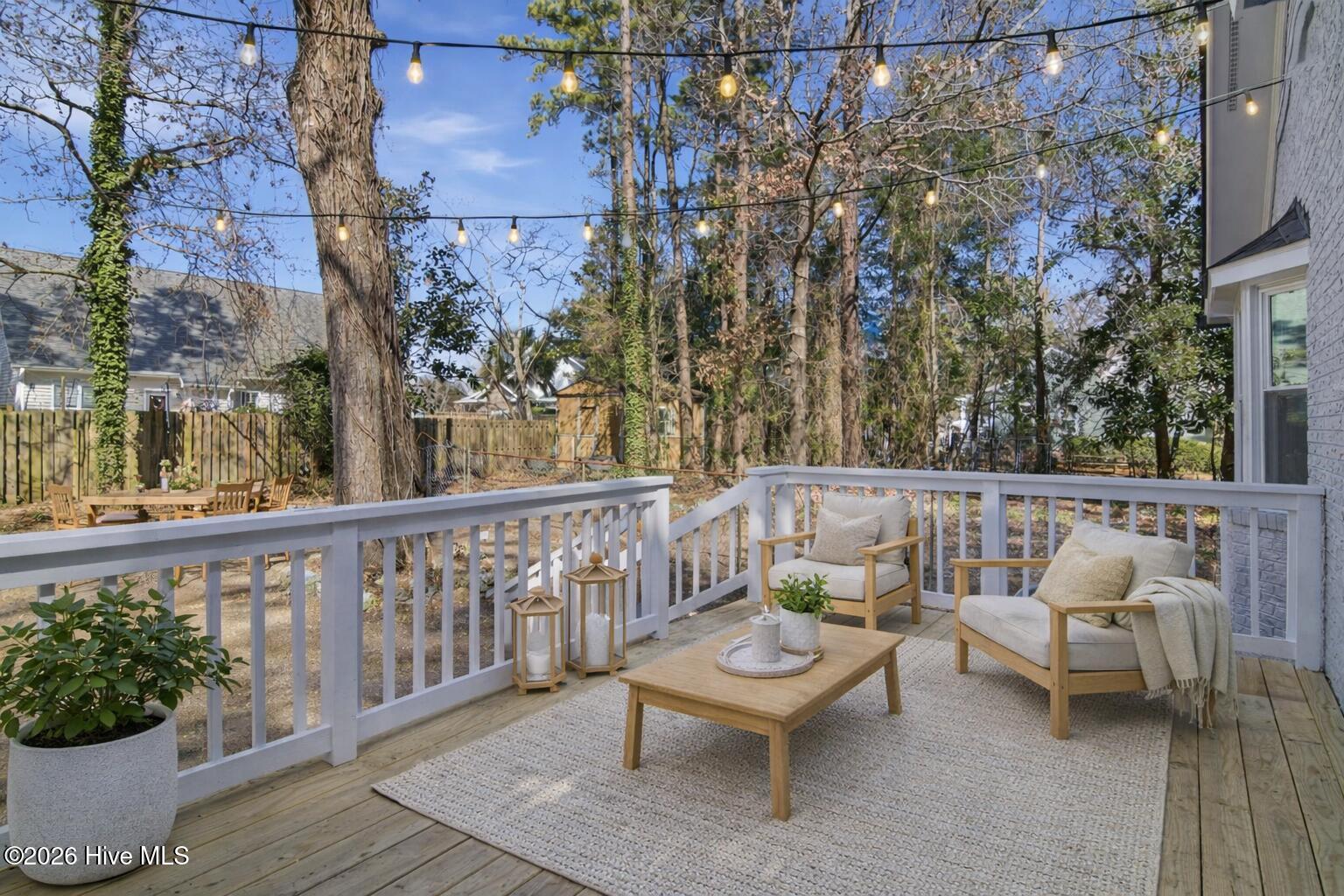 100553868 | Photo 11