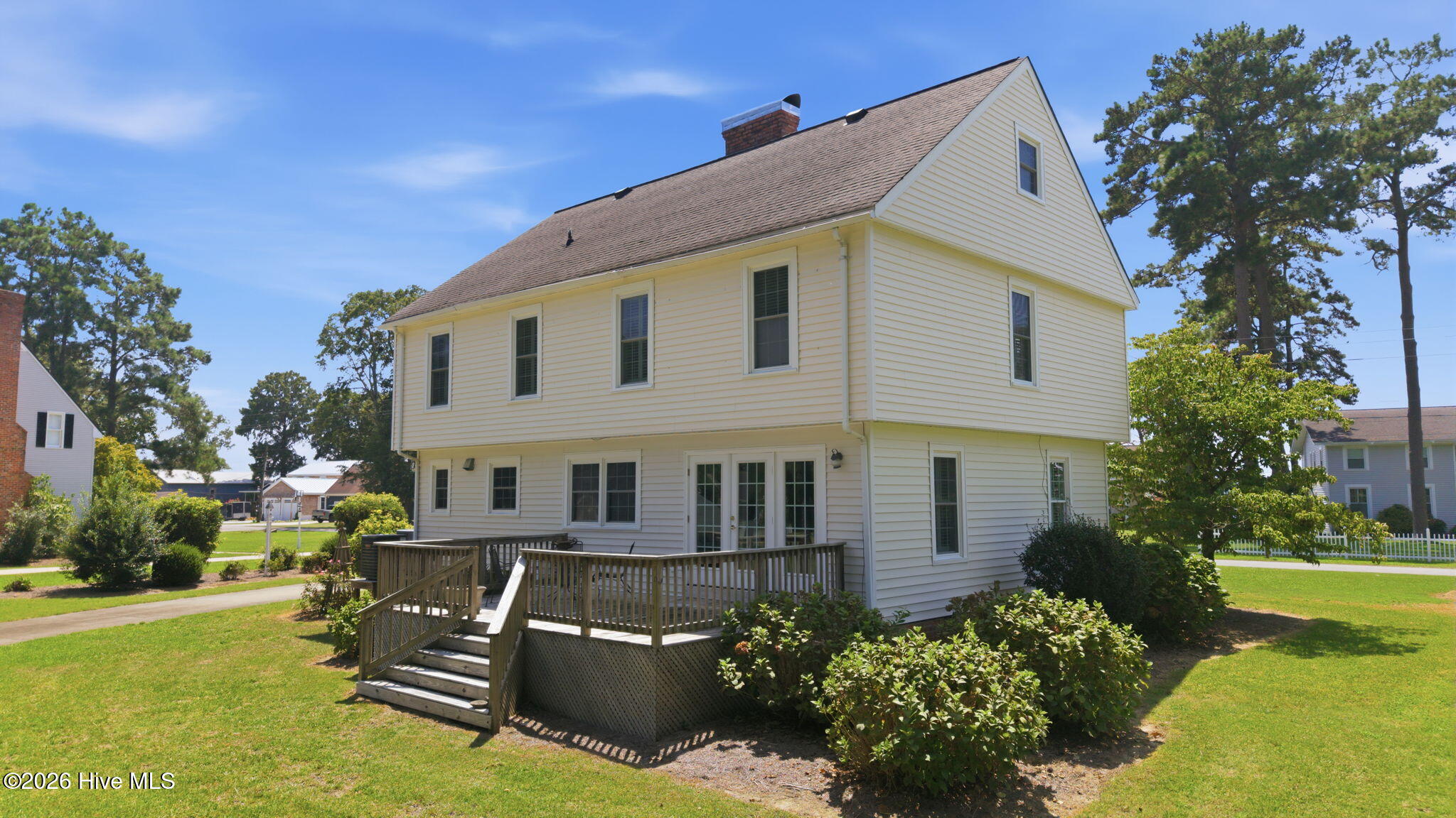 Exterior photo of 25 E River Acres Road, Washington, NC 27889. MLS: 100596309
