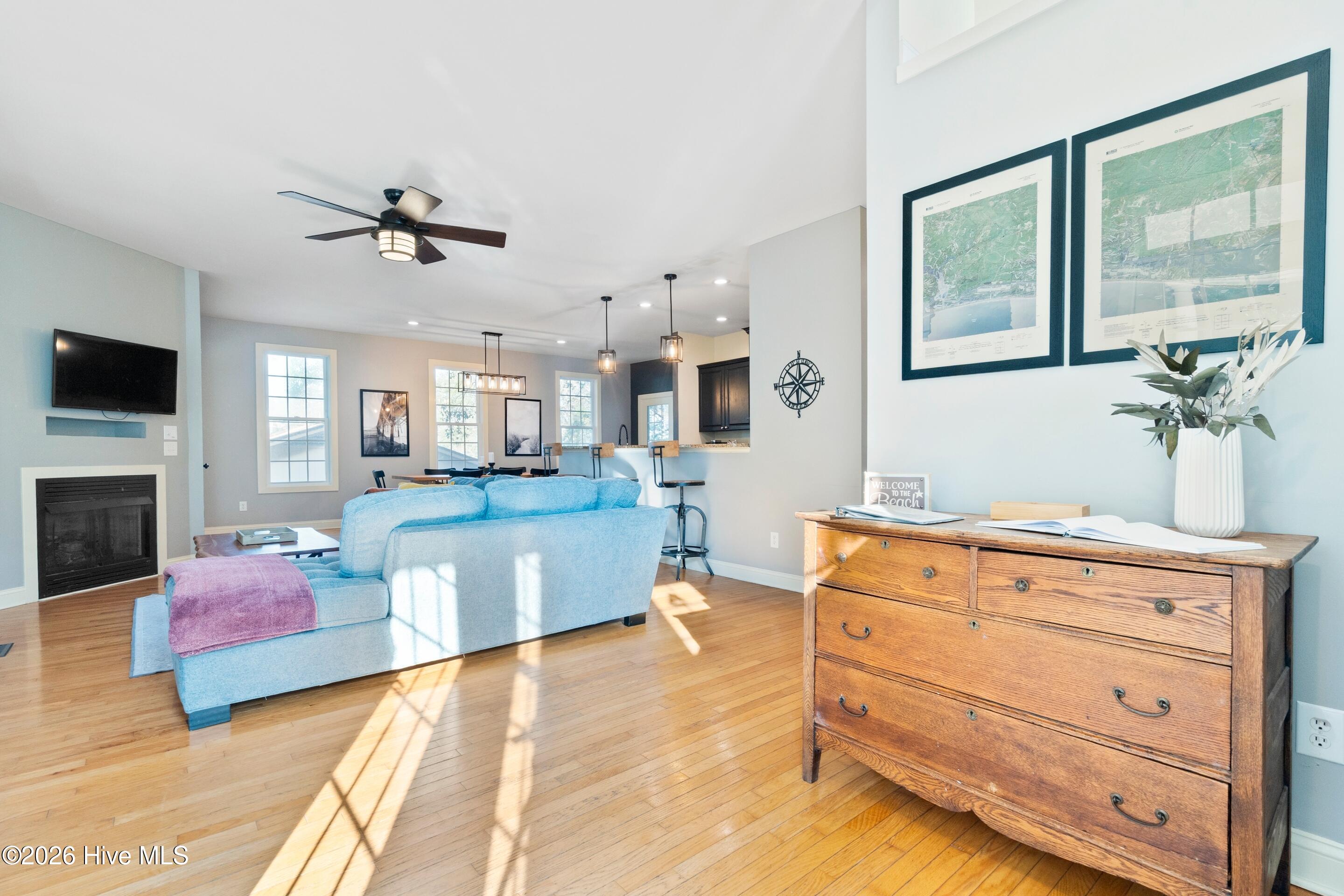 100549187 | Photo 20