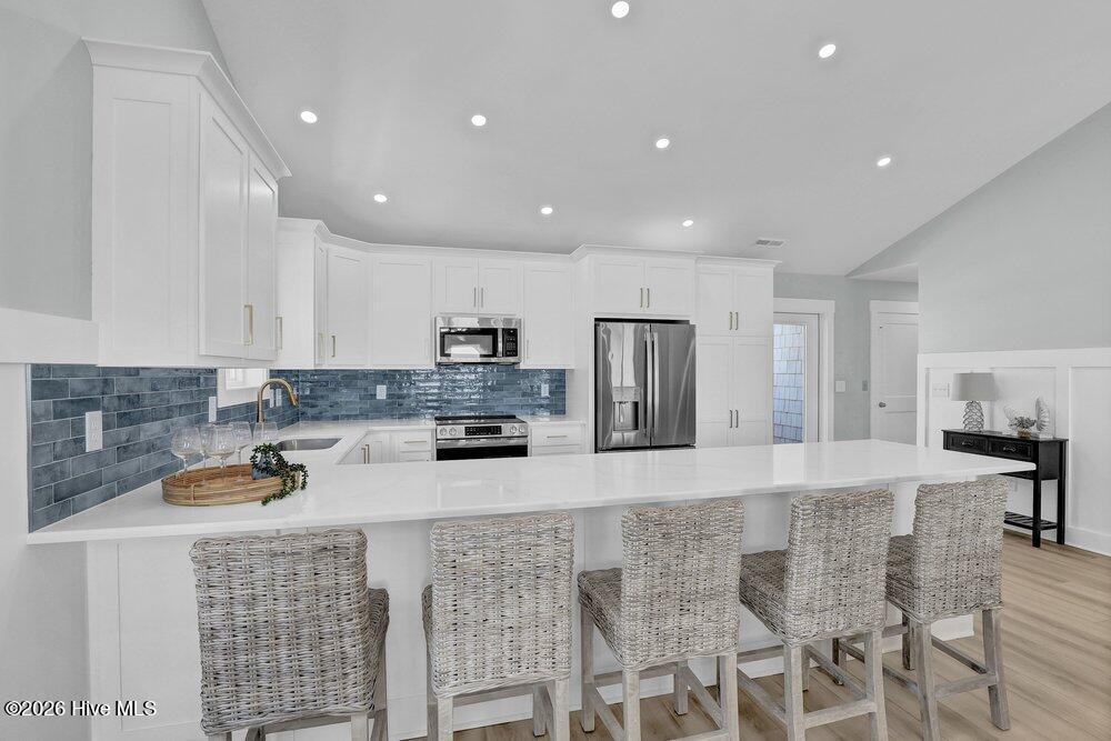 100552100 | Photo 13