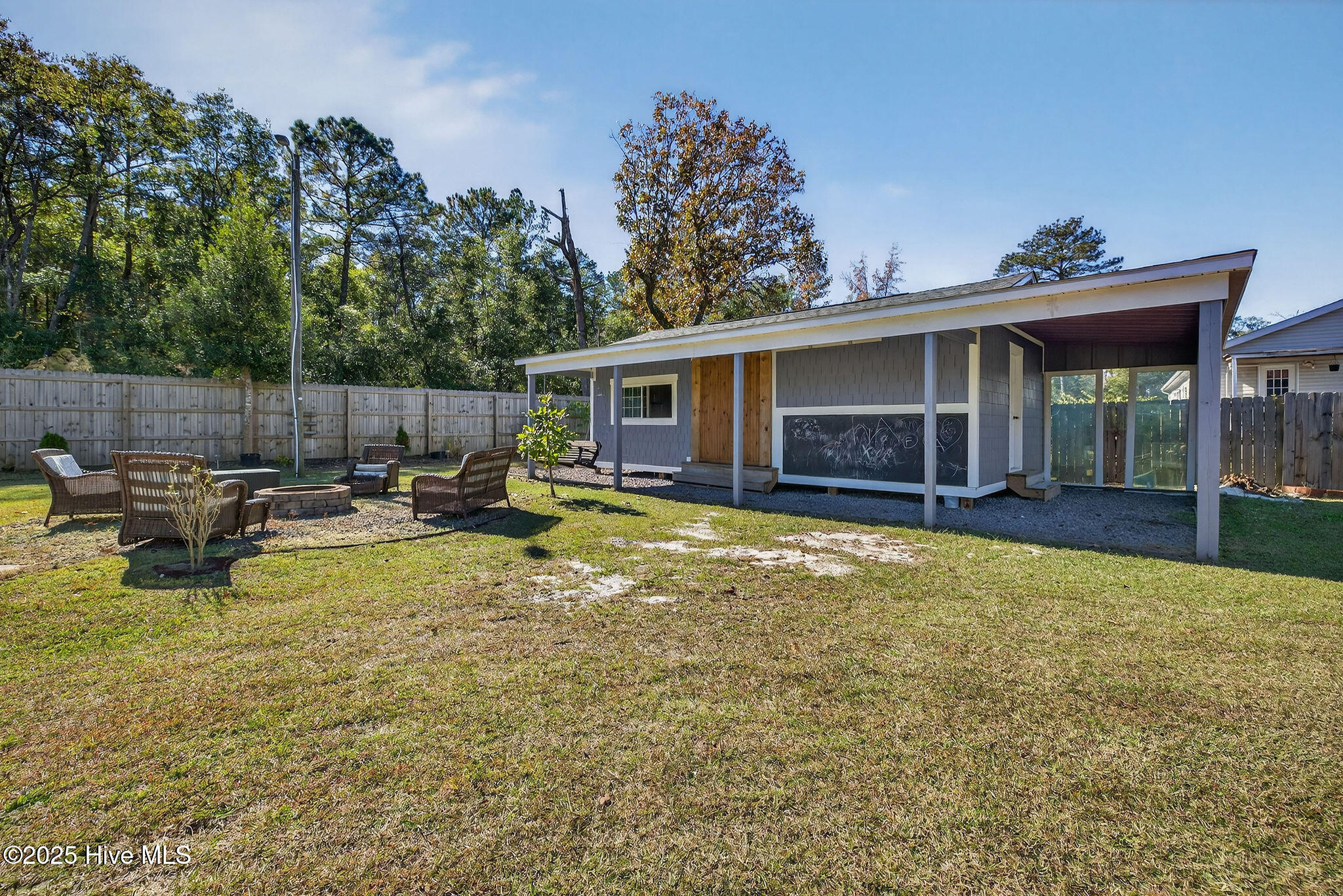 100540799 | Photo 43