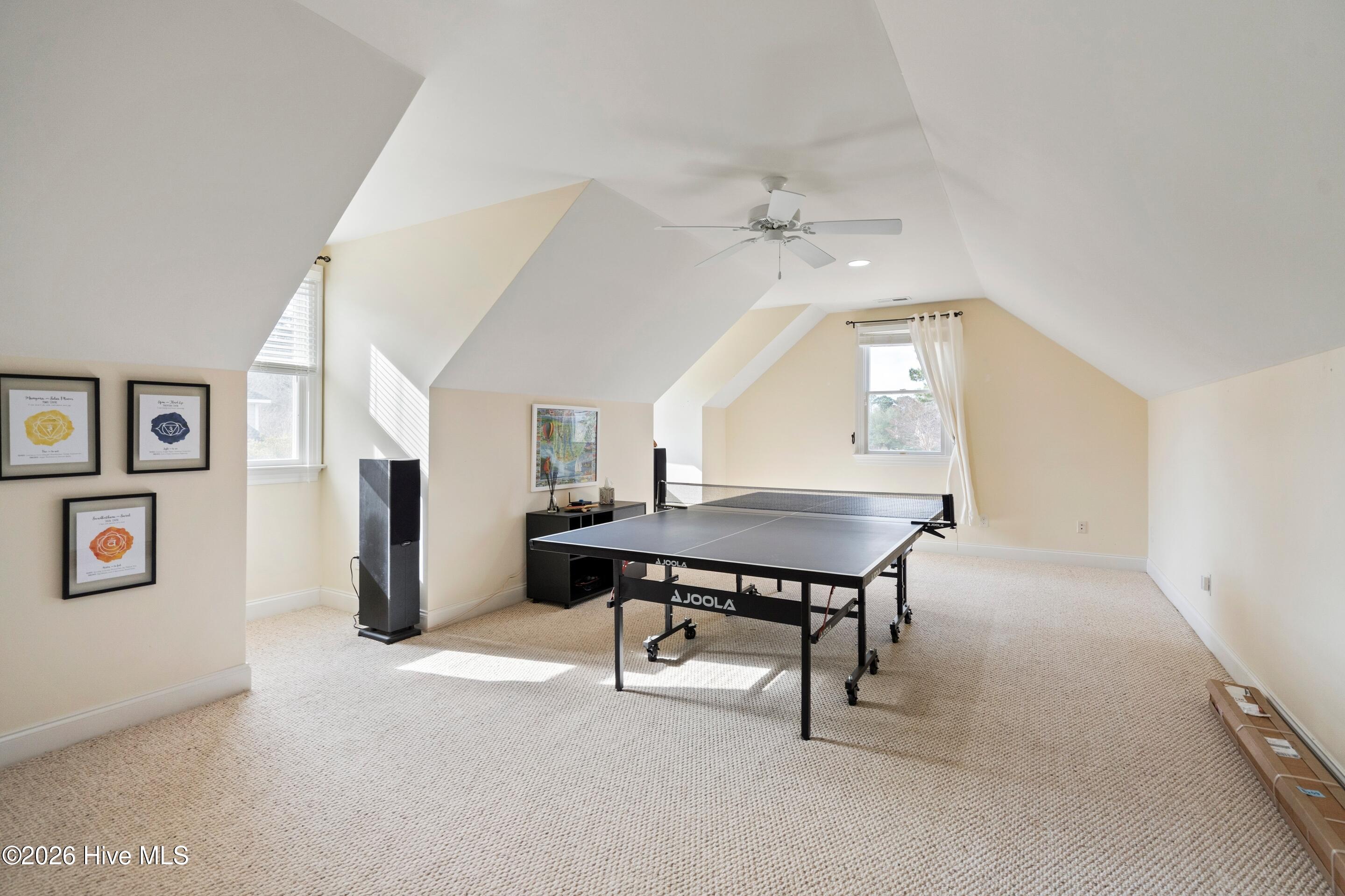 100548933 | Photo 38