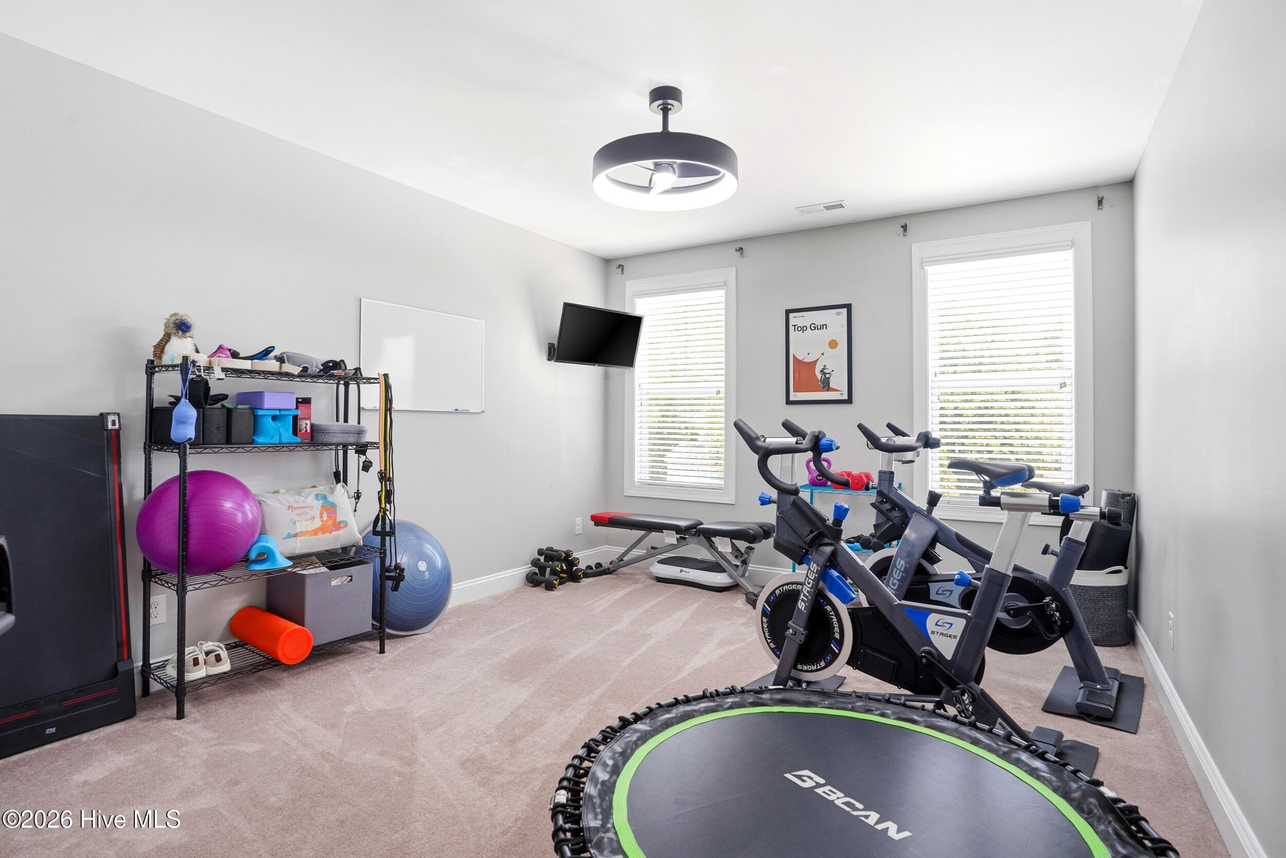 100570216 | Photo 35