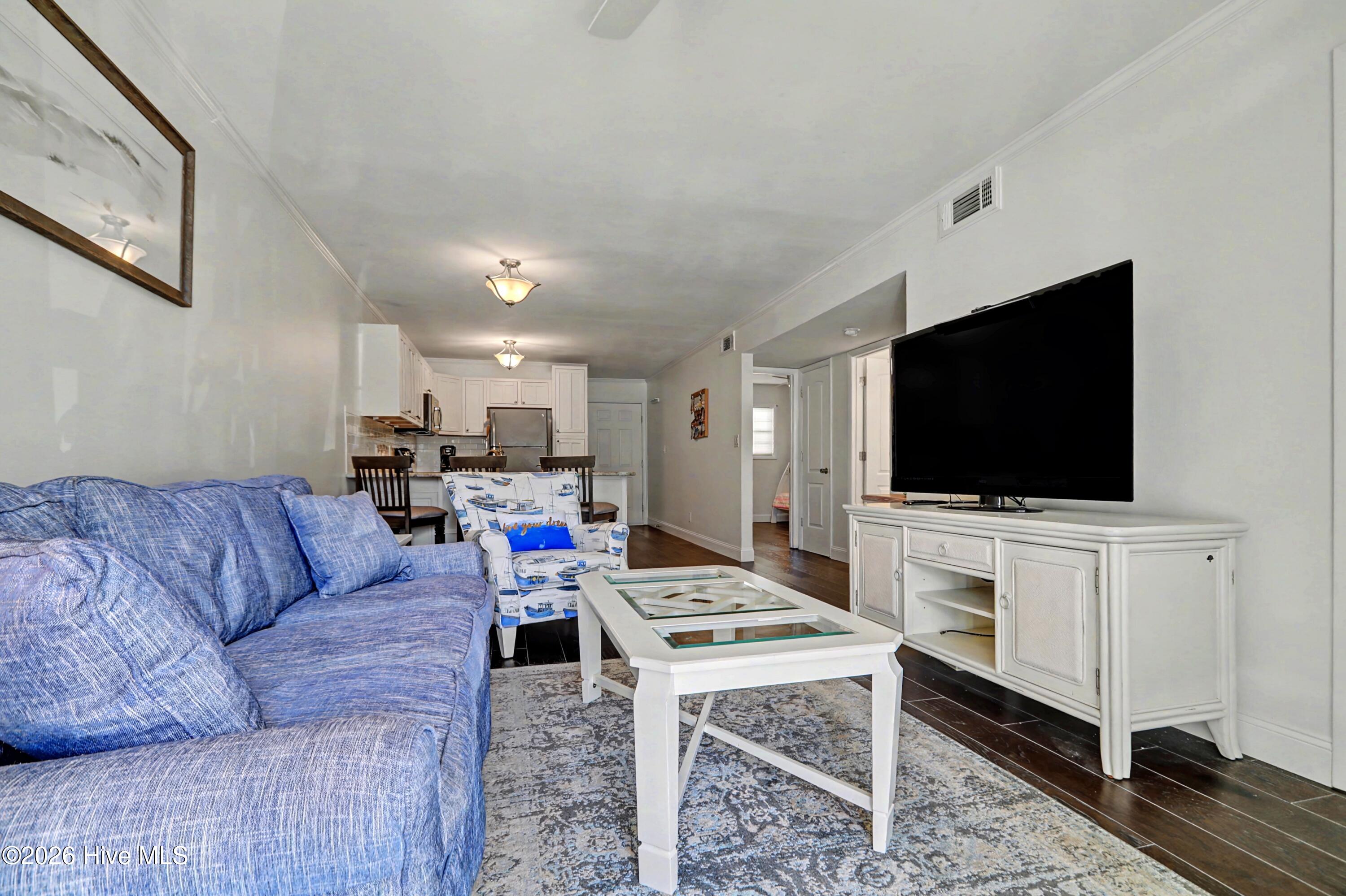 100561777 | Photo 22