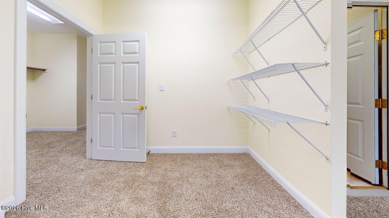 100568487 | Photo 39