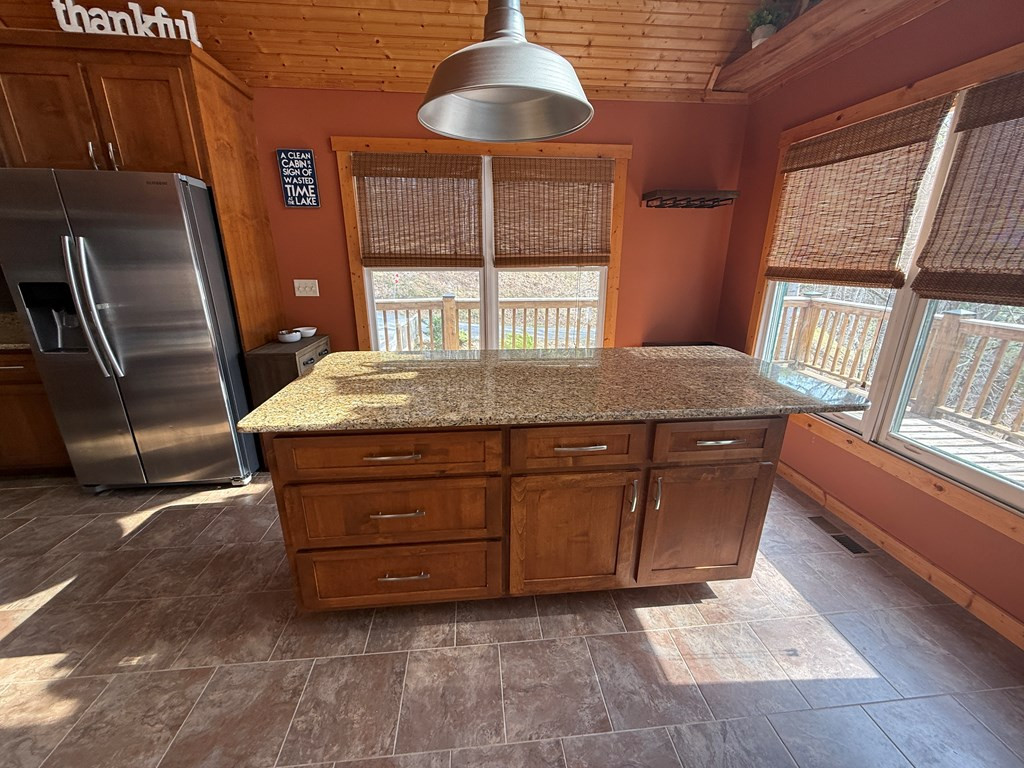 Kitchen island eating area