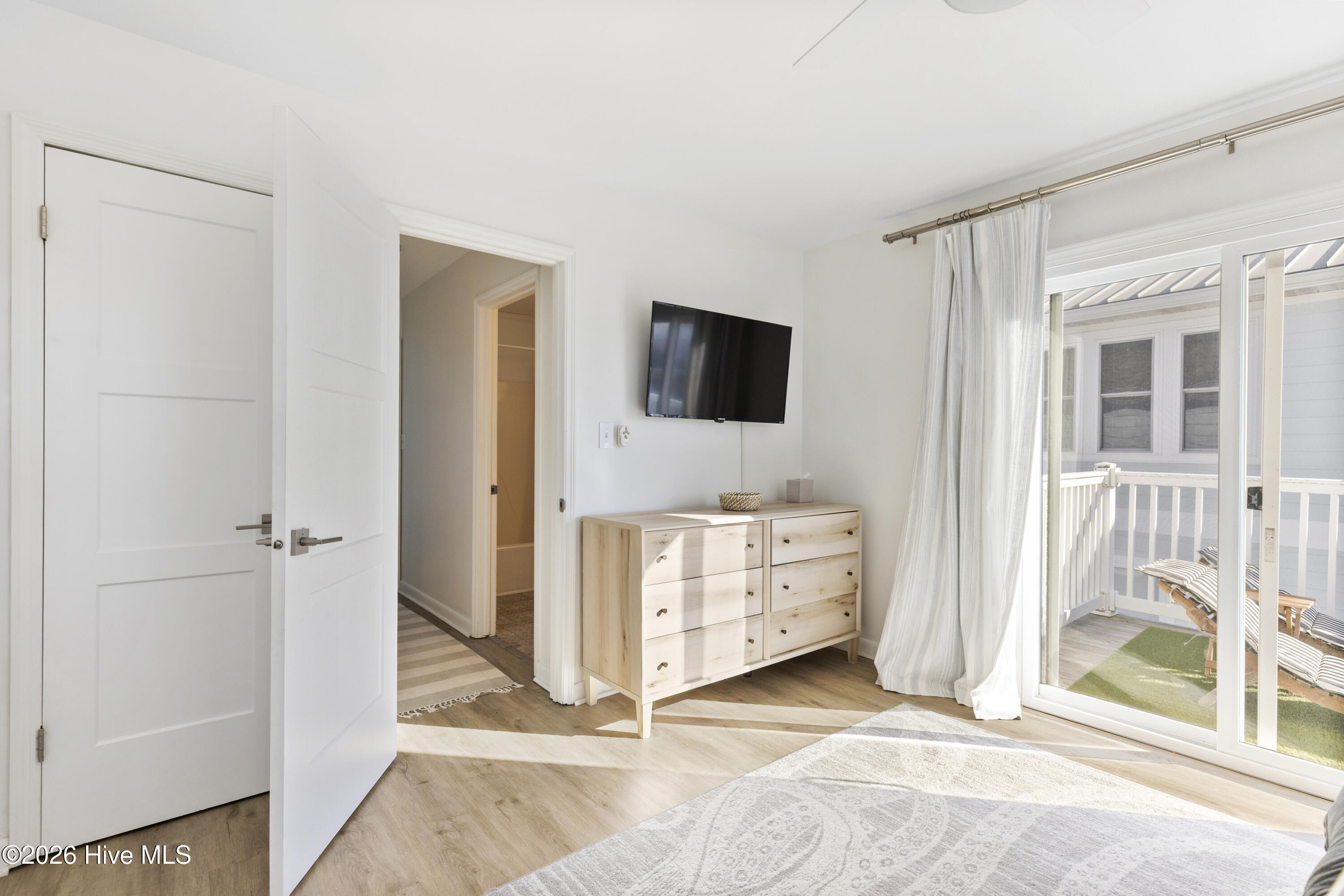 100552709 | Photo 38