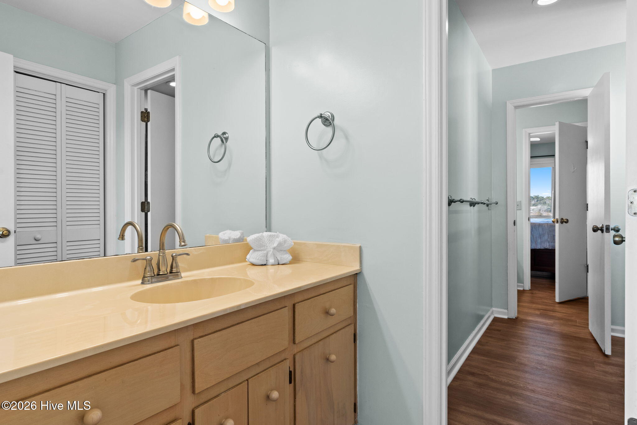 100553073 | Photo 41