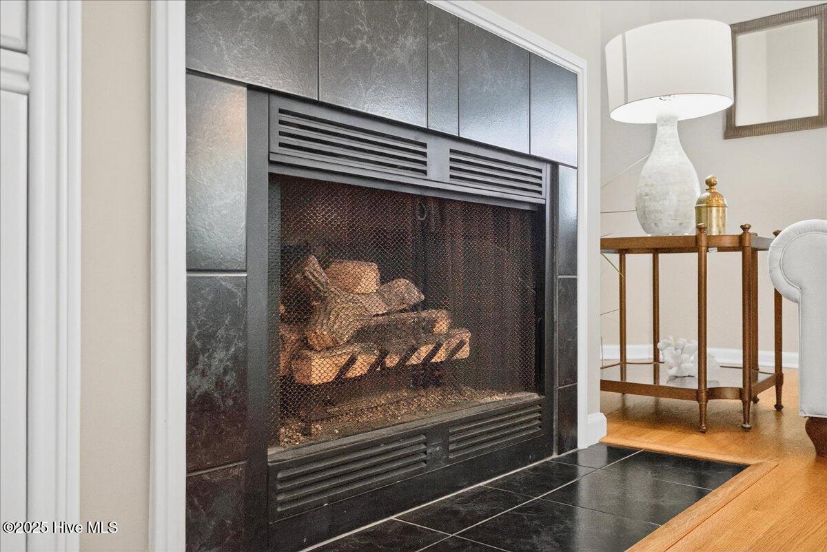 100561885 | Photo 20