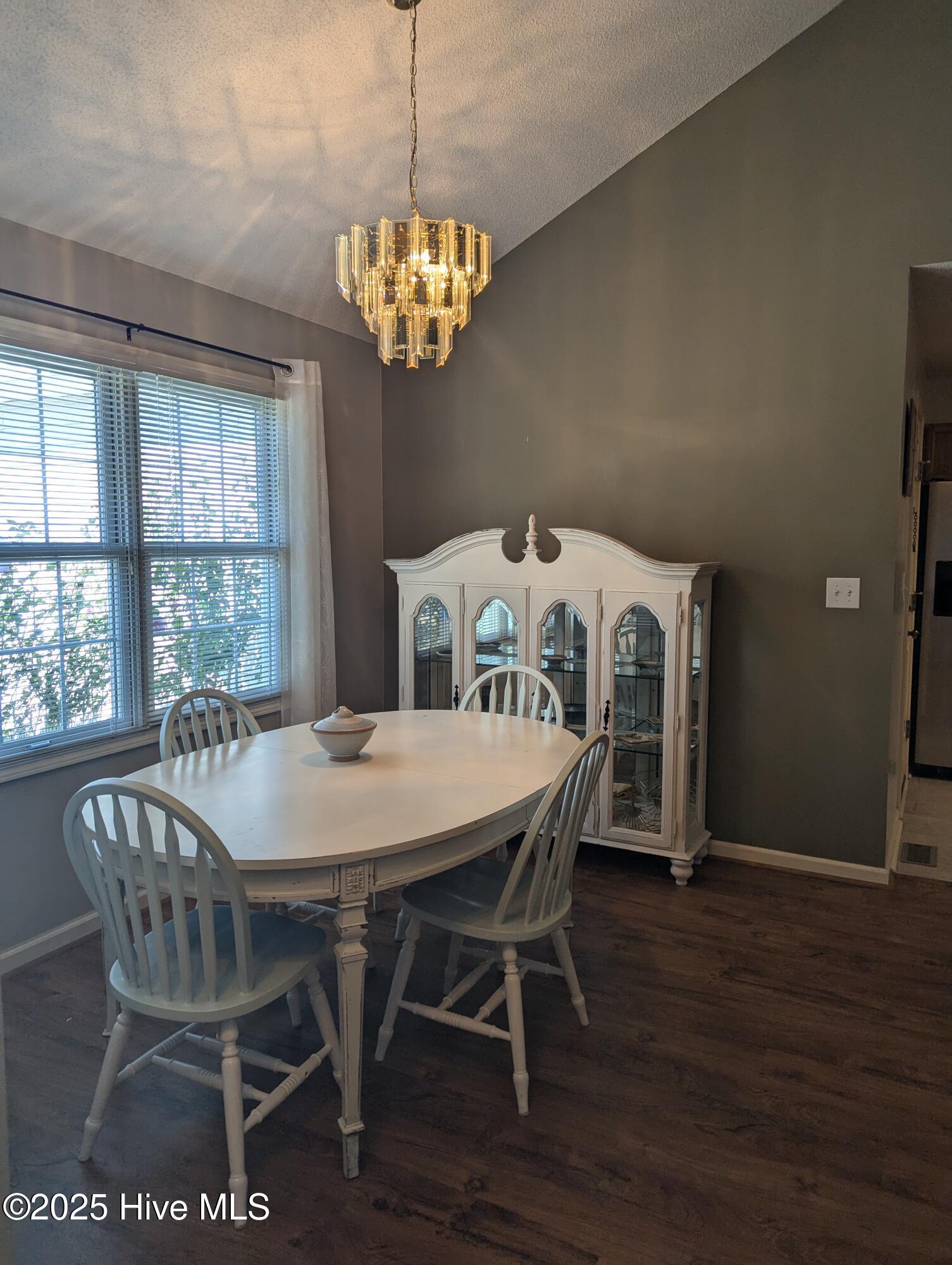 100540612 | Photo 17