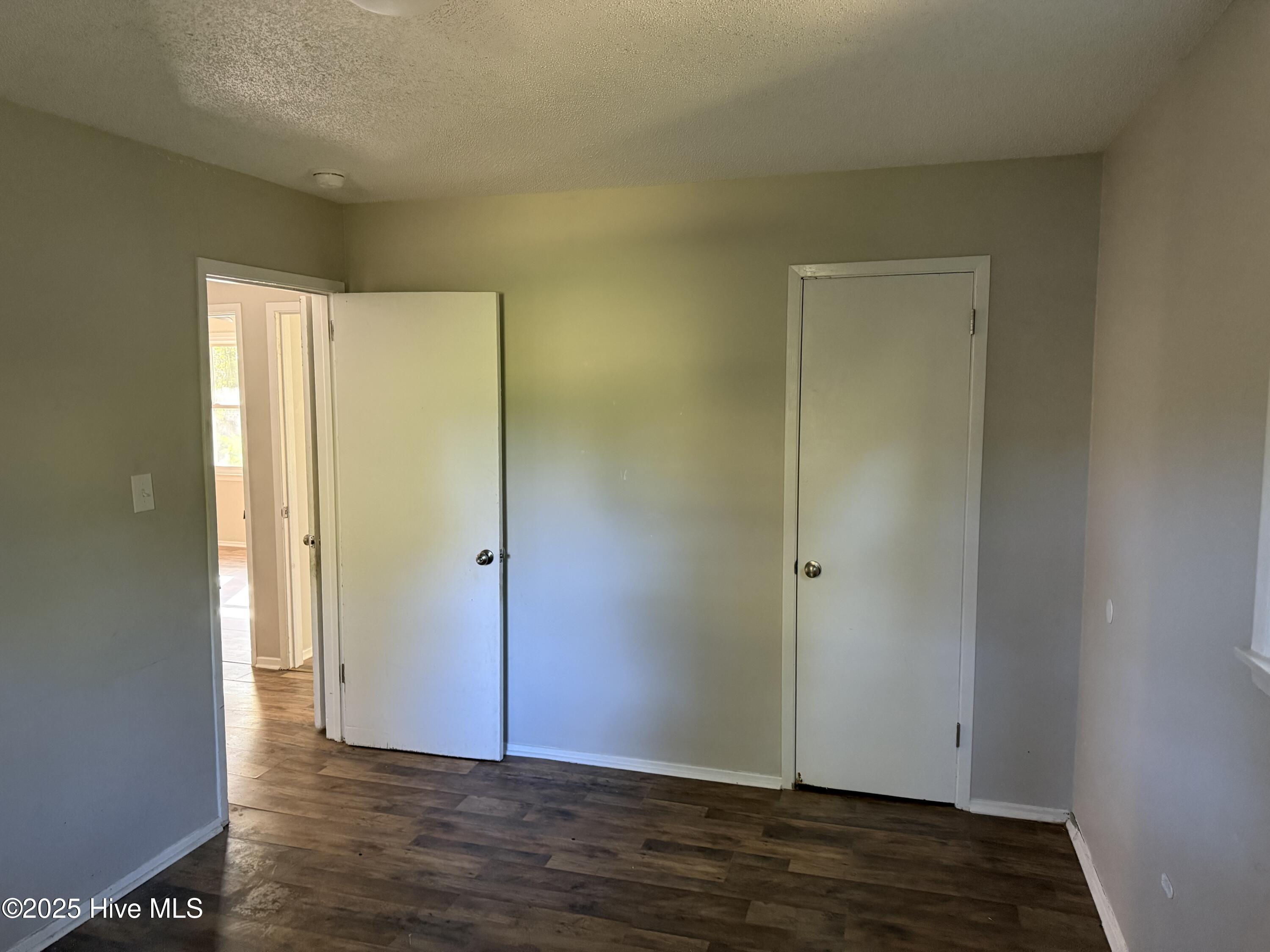 100537405 | Photo 27