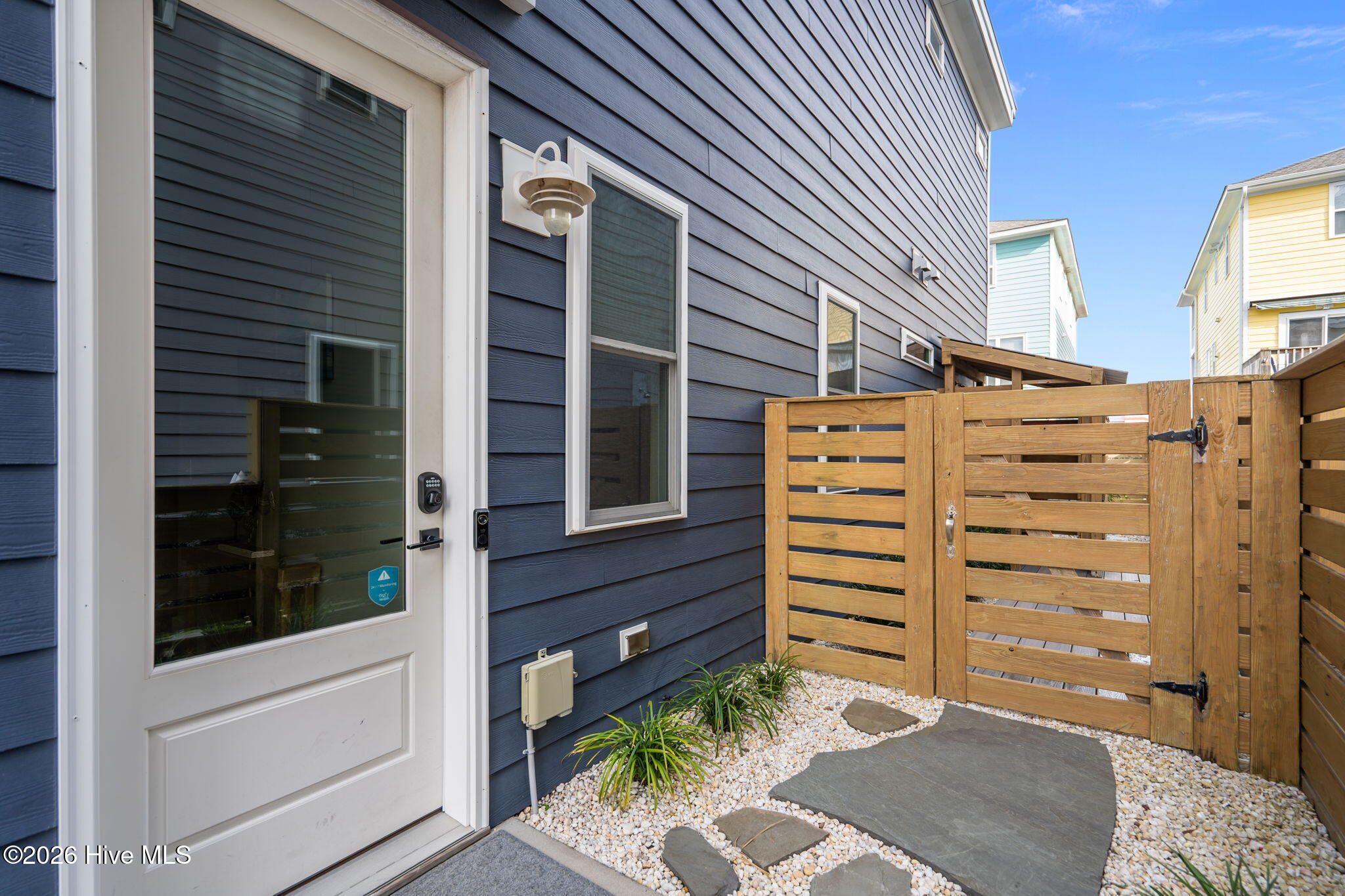 100552743 | Photo 54