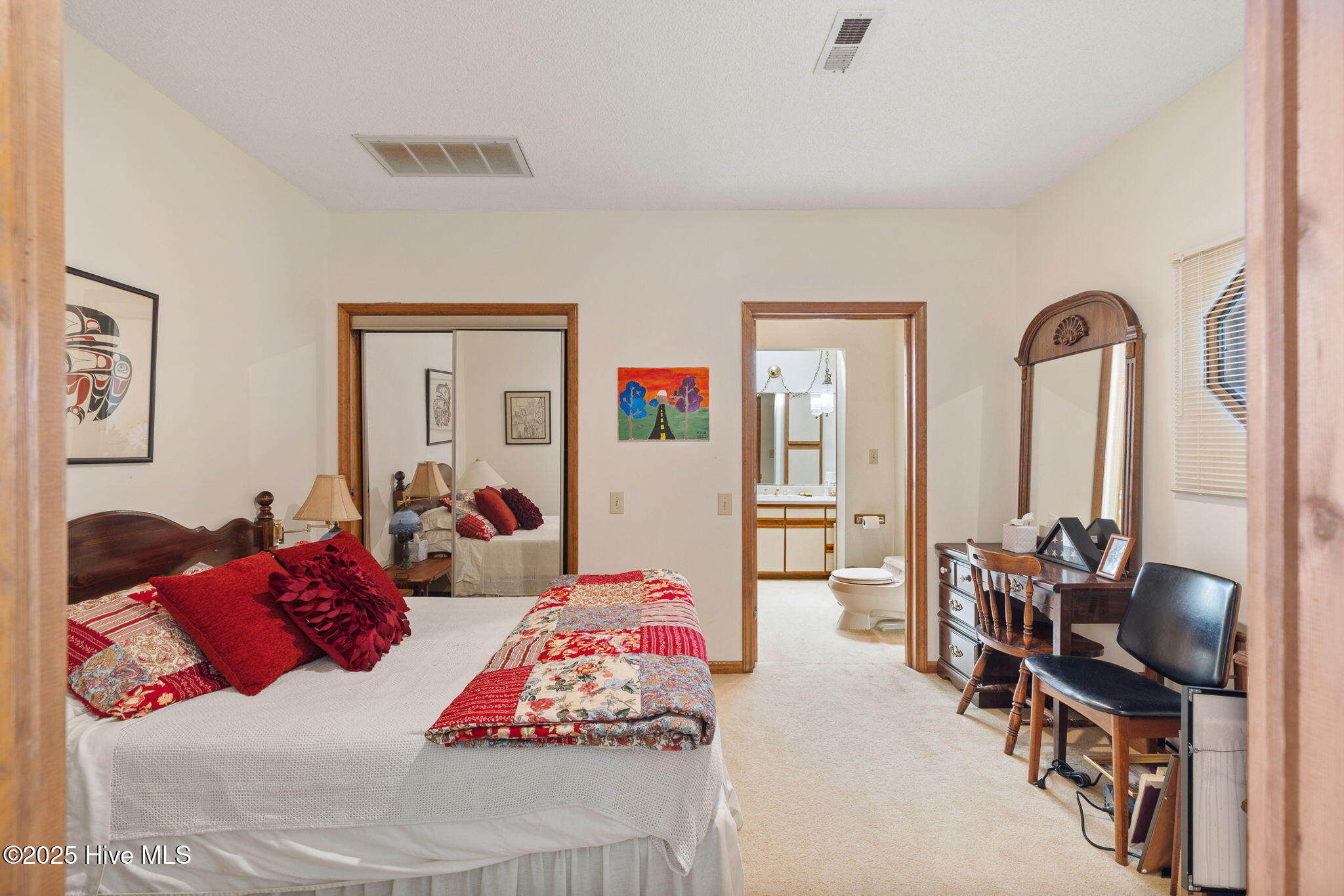 100531930 | Photo 47