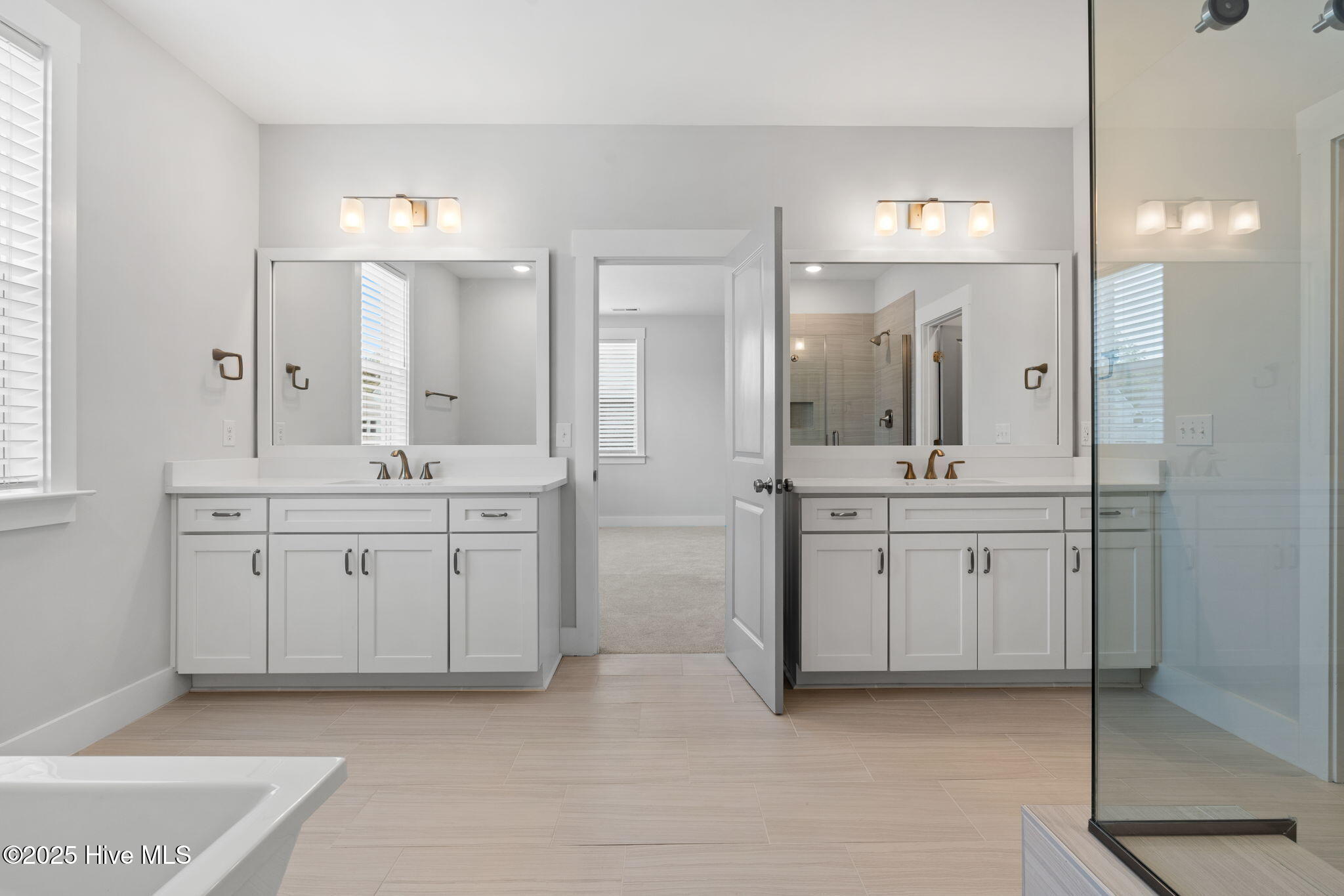 100485304 | Photo 26