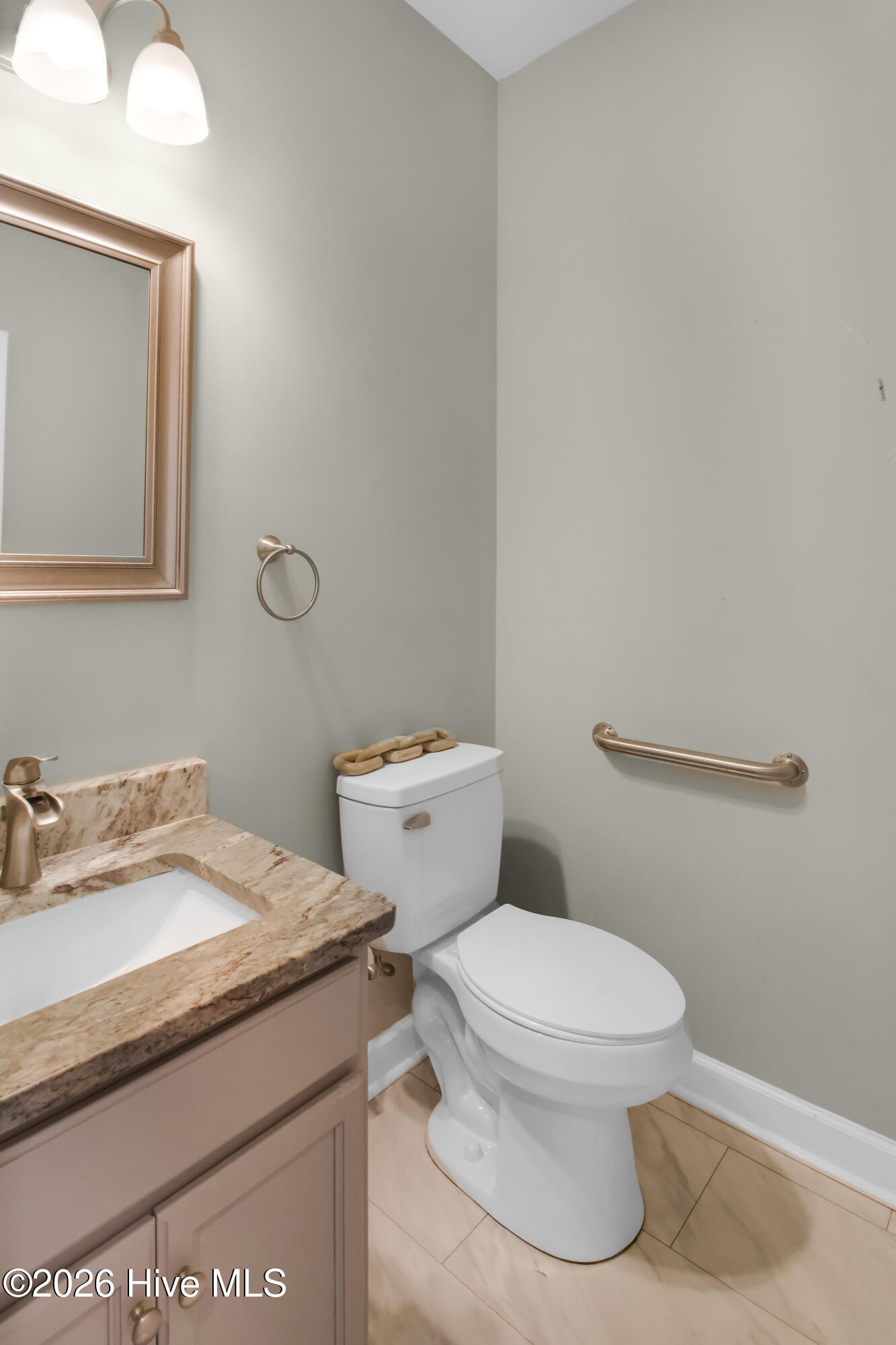 100547353 | Photo 13