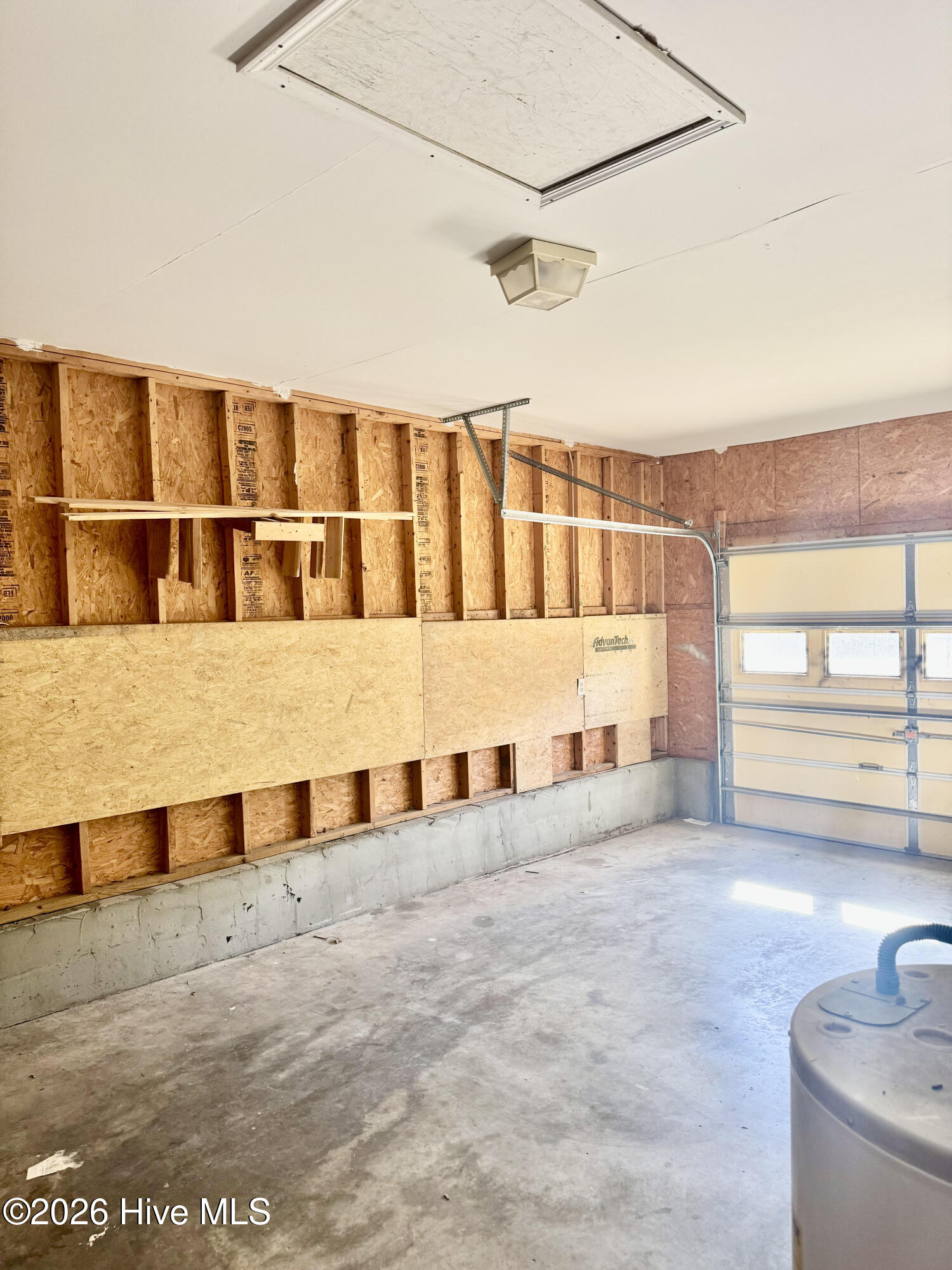 100568678 | Photo 23