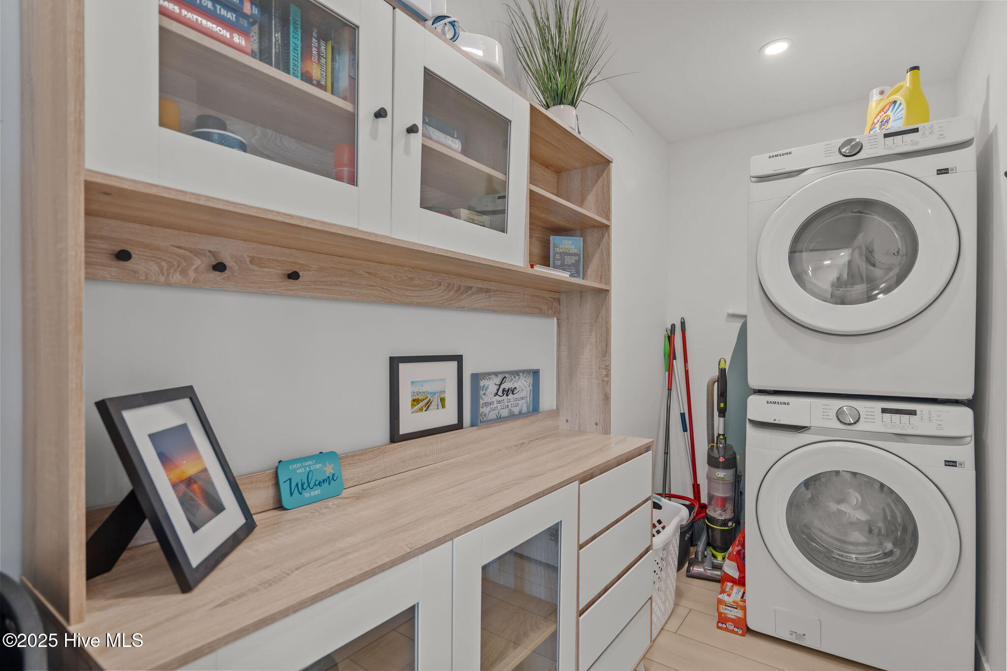 100541863 | Photo 16