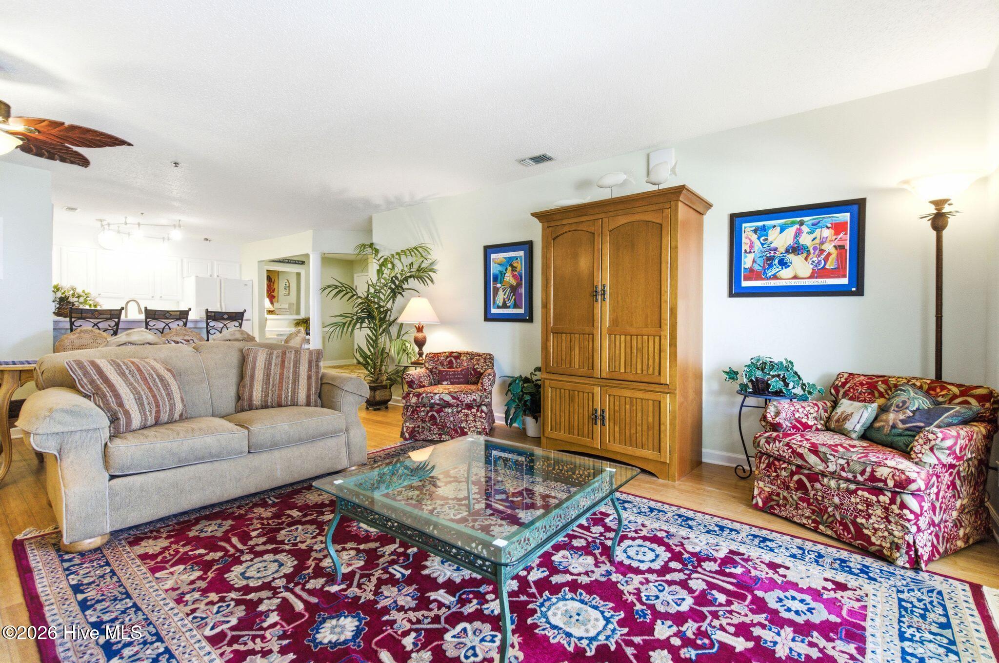 100564171 | Photo 16