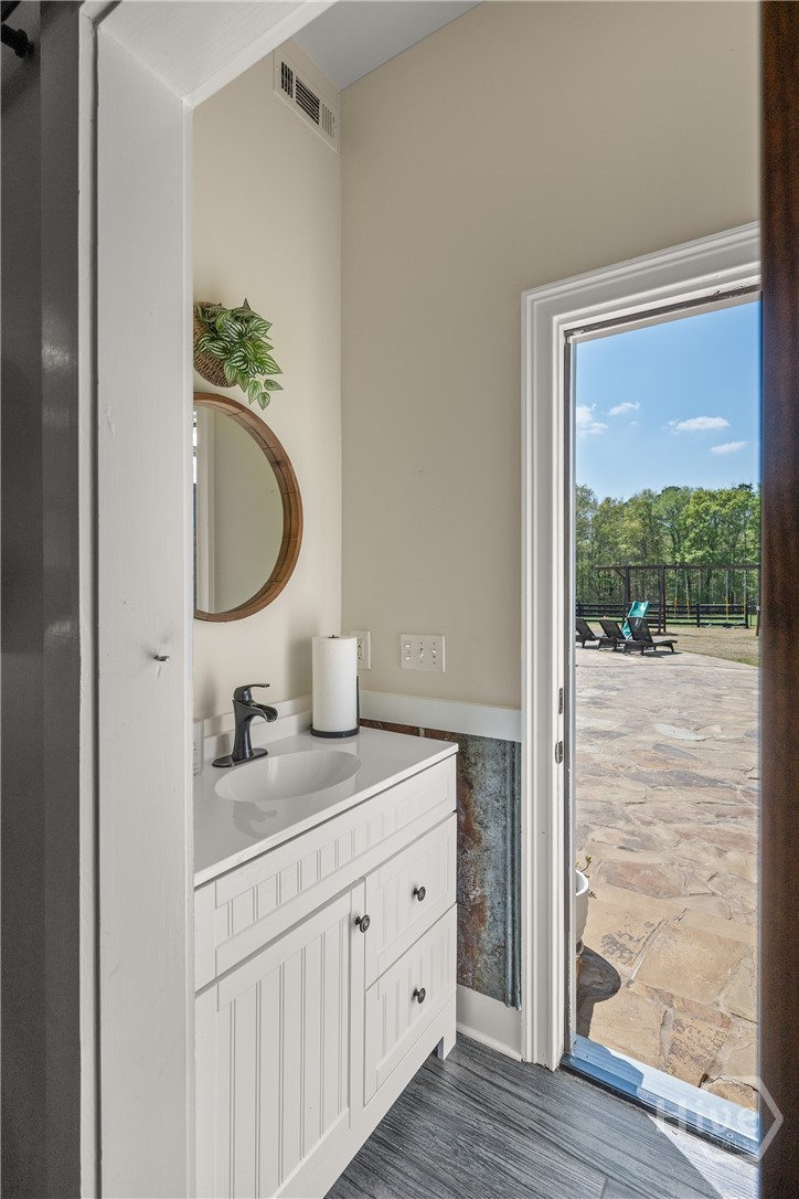 Half Bath with Pool Access