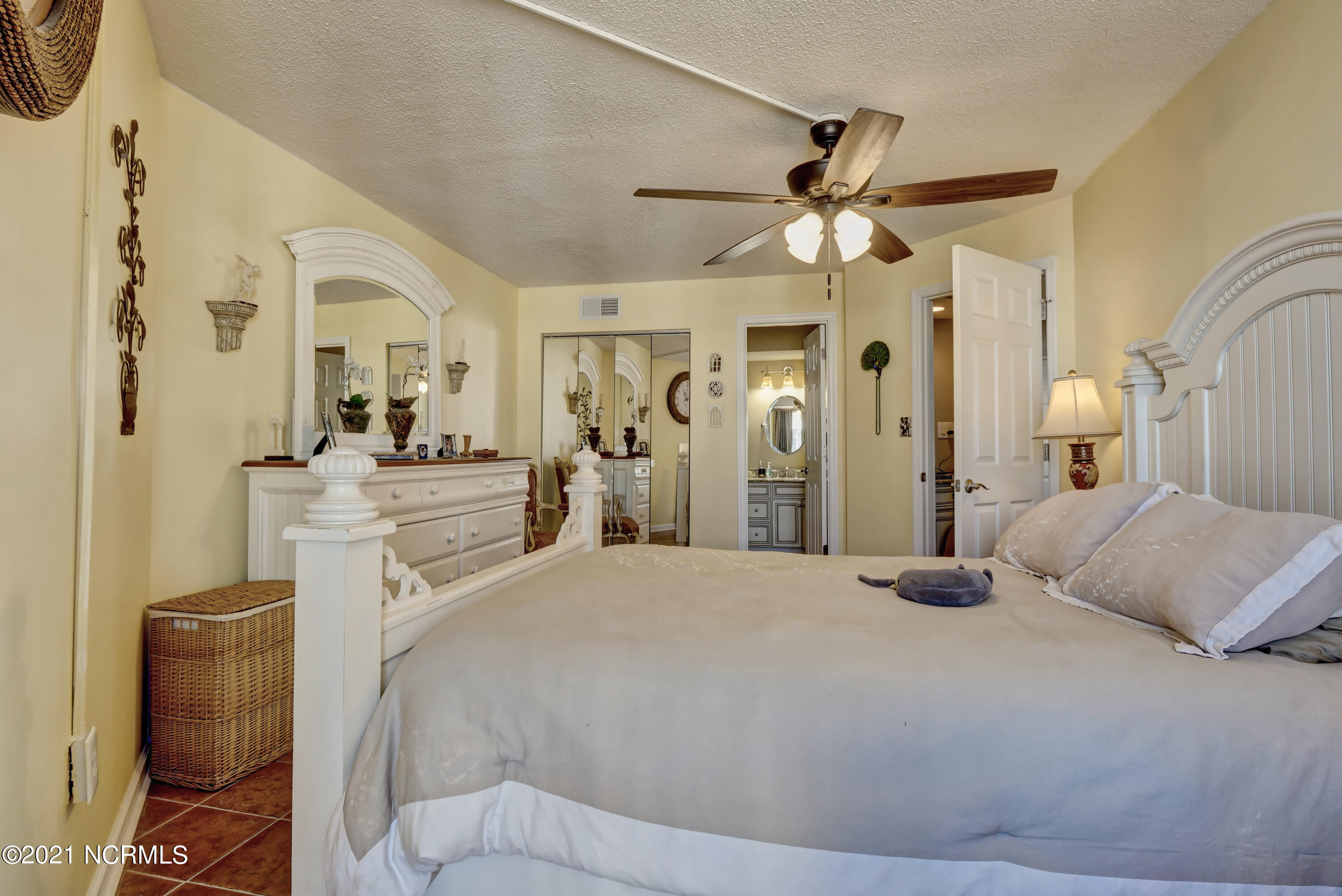 100520960 | Photo 19