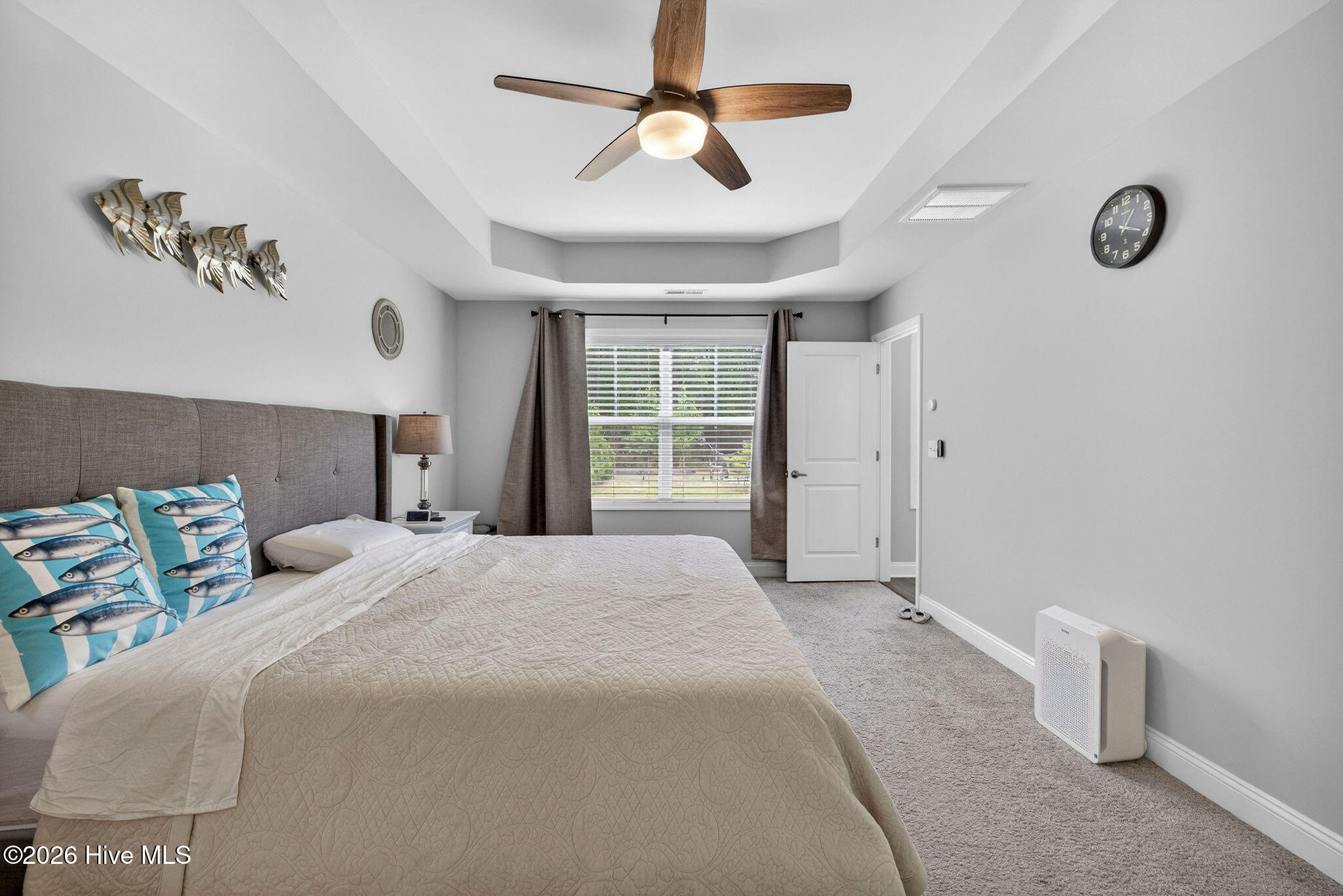 100570074 | Photo 22